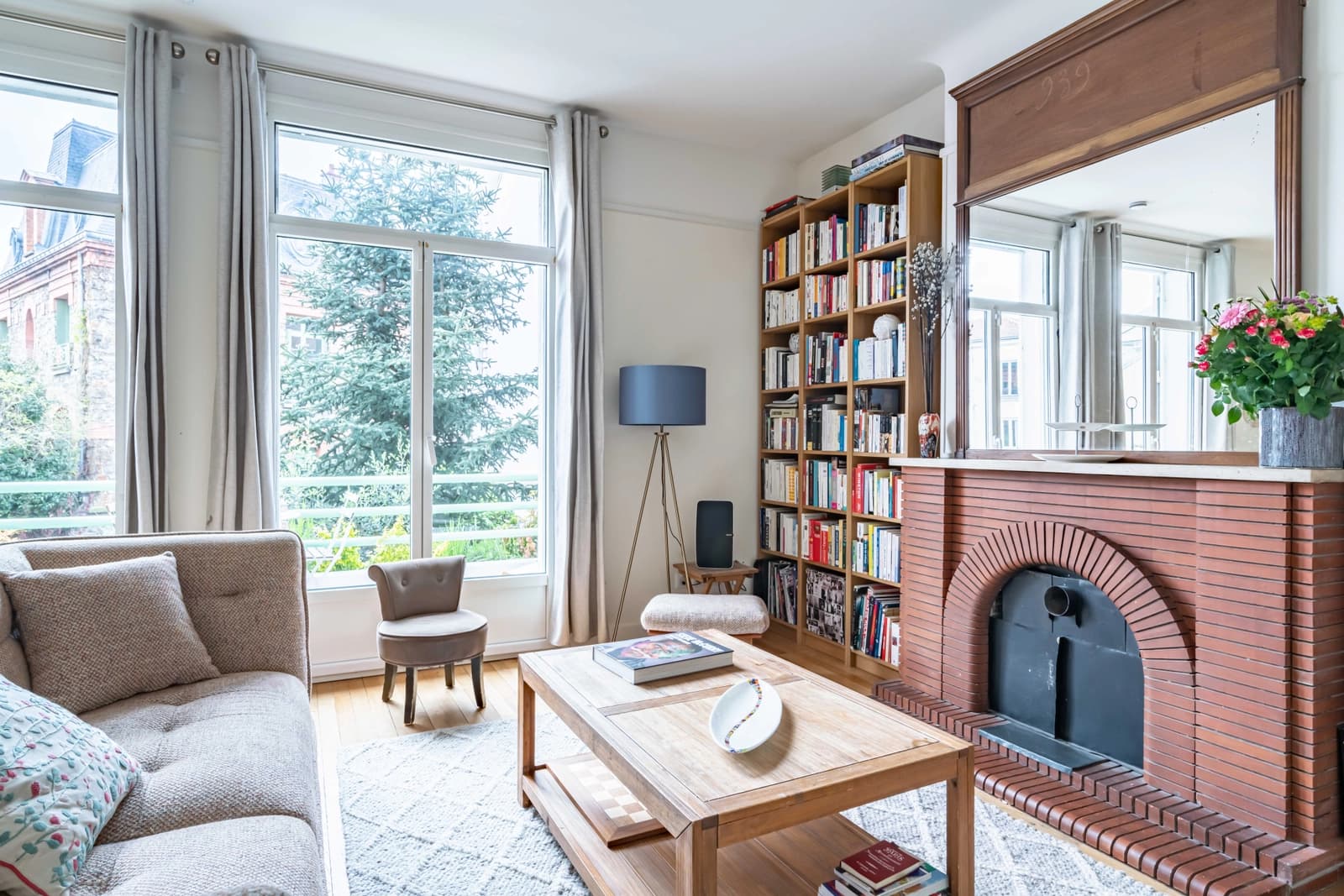 Salon dans Maison avec terrasse et jardin en limite de Paris - 1