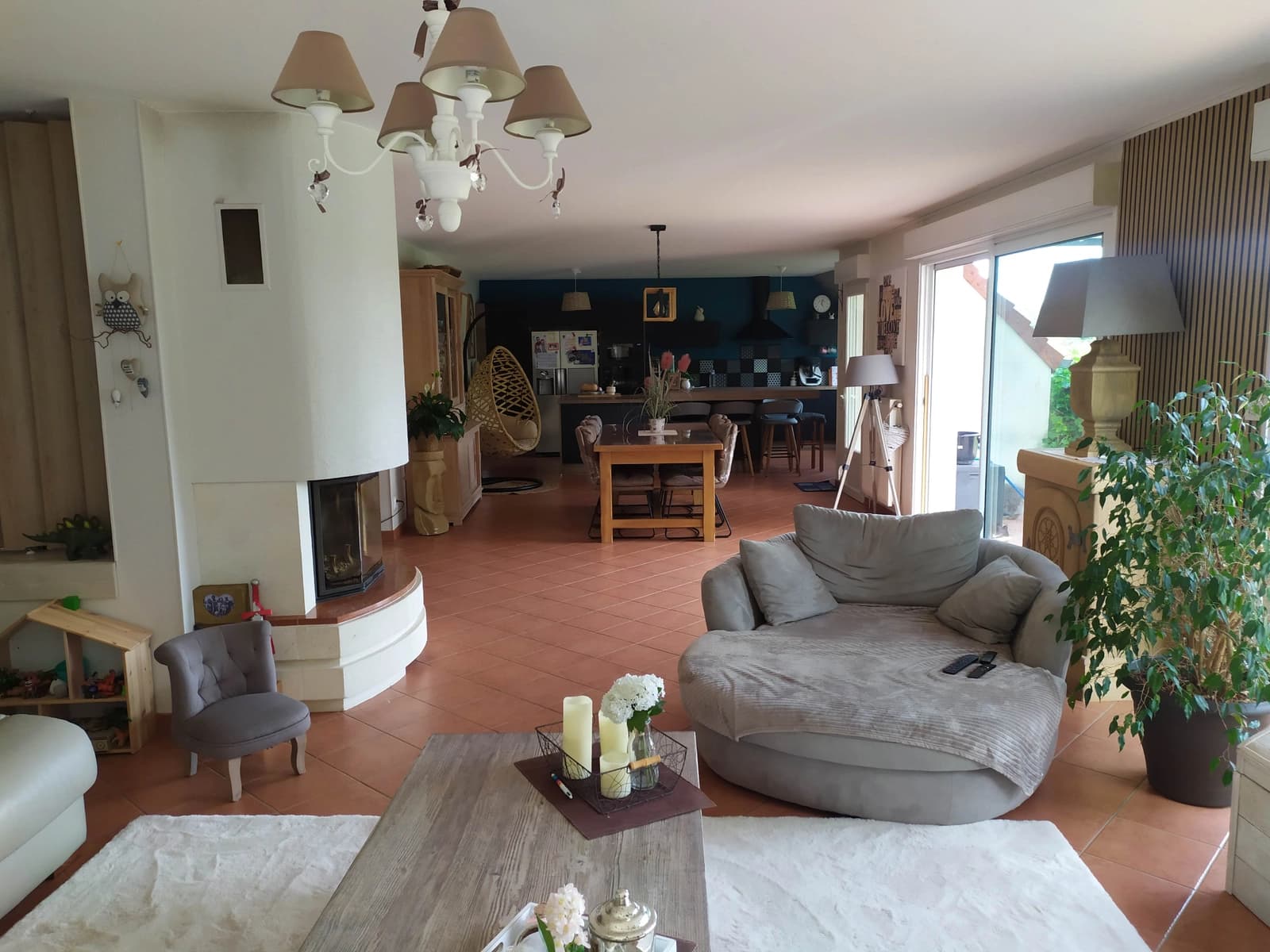 Salon dans Espace de vie spacieux et convivial de 85m² - 0