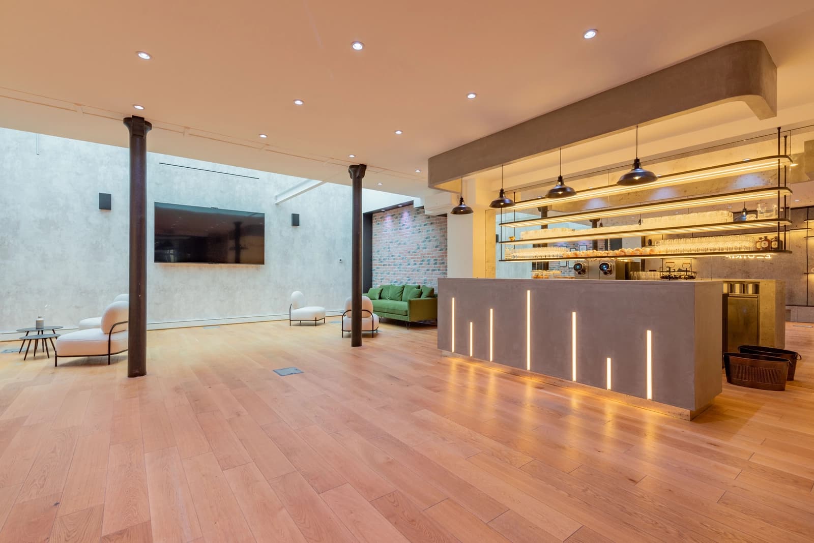 Space Atypical loft in the heart of Paris - 2
