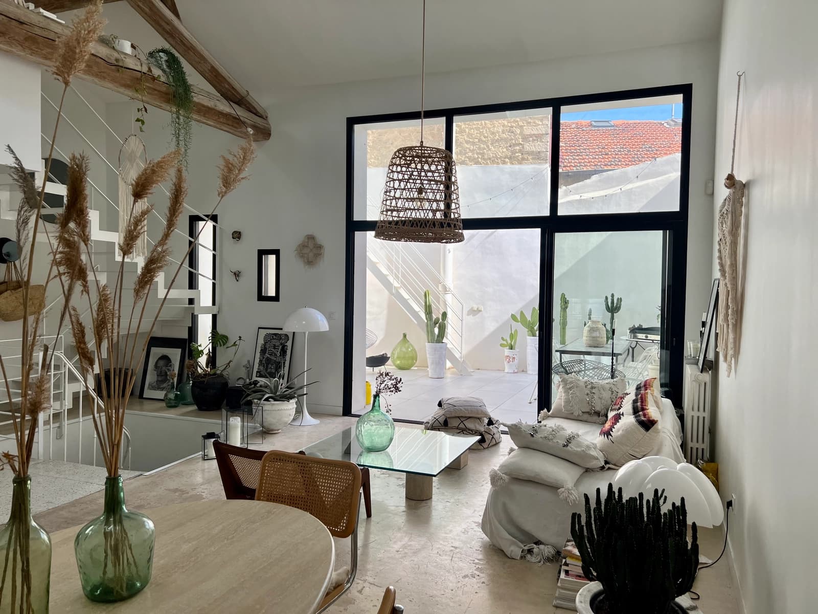 Living room in Peaceful haven close to the city center - 1
