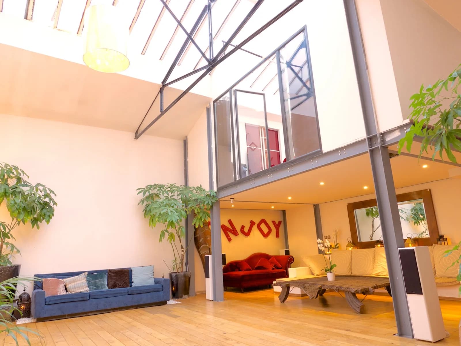 Loft sous verrière avec 7m de hauteur sous plafond