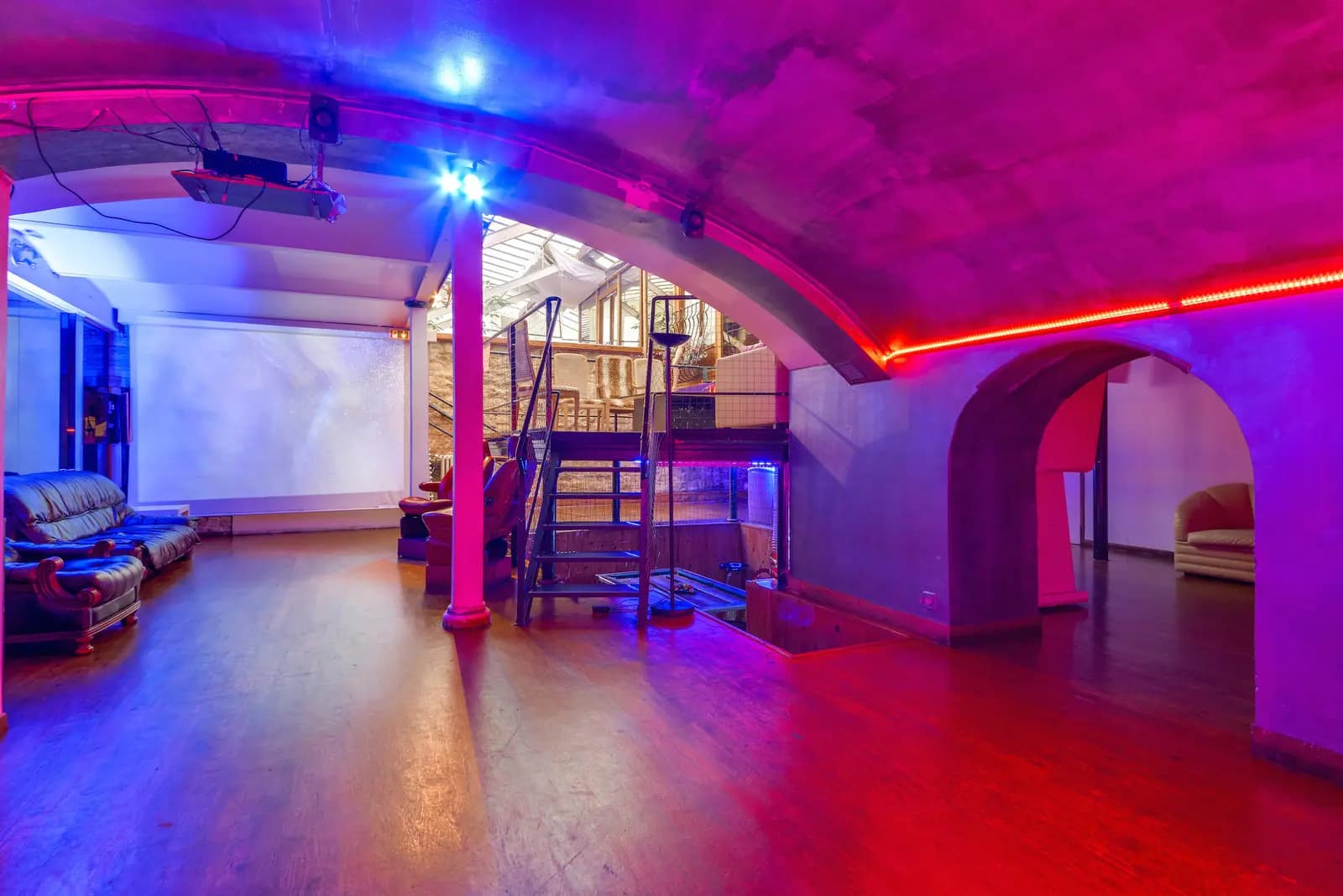 Space Atypical loft in the 11th arrondissement - 3