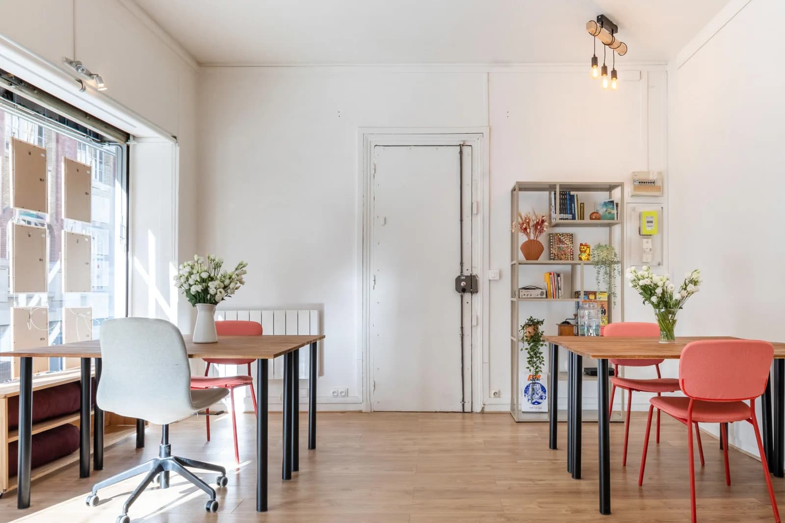 Salle de réunion dans Paris 18e: galerie d'art au charme confidentiel - 1