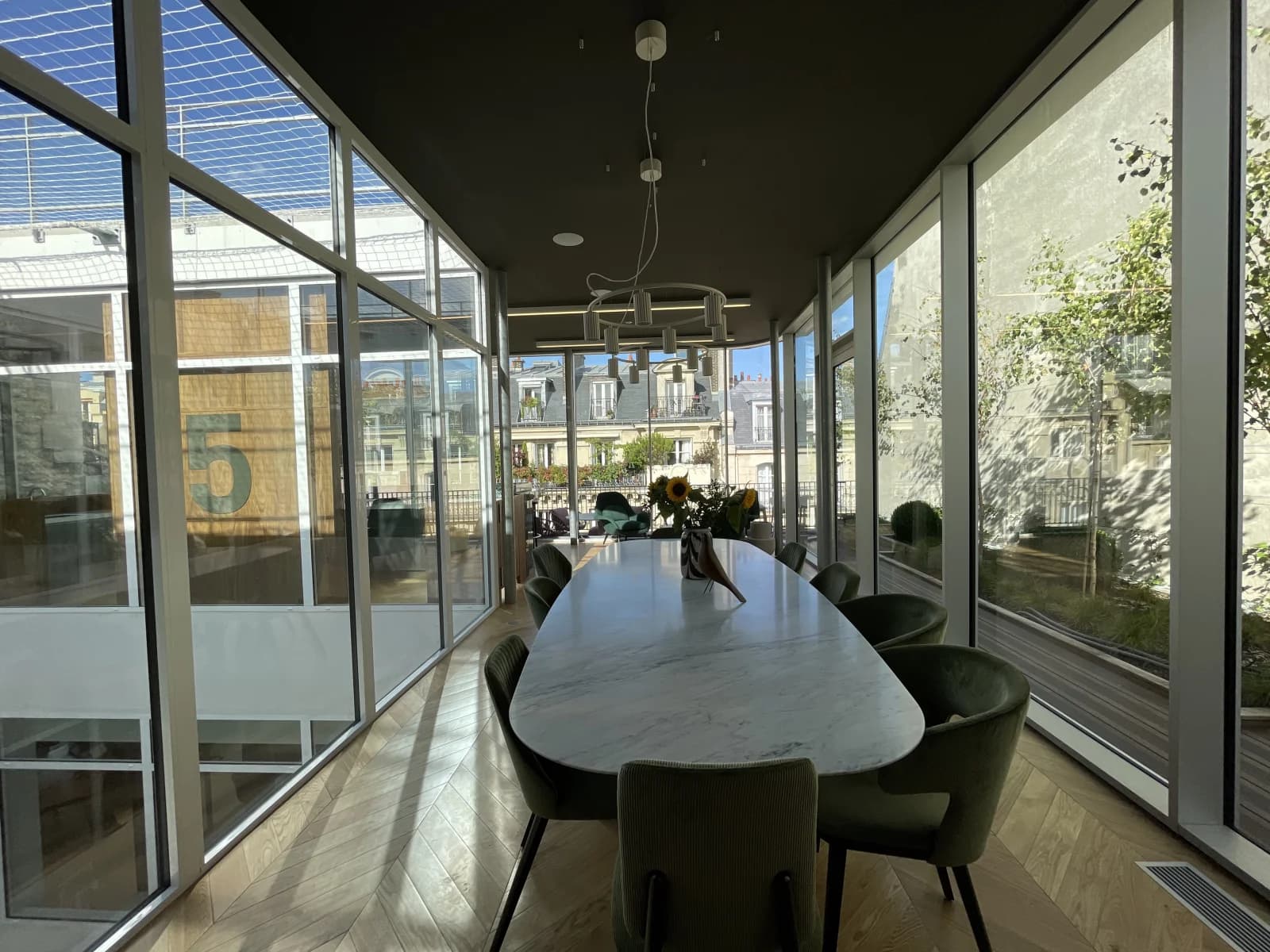 Meeting room in Espace de présentation avec showroom et toit-terrasse - 1