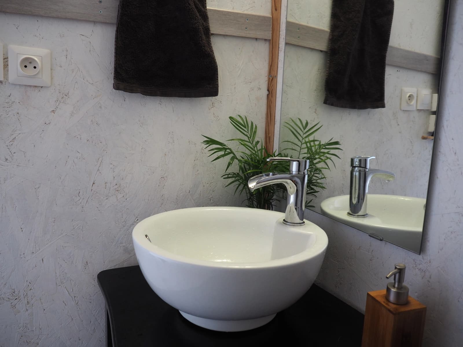 Salle de bain dans Écrin de sérénité au coeur des mystères celtiques - 1
