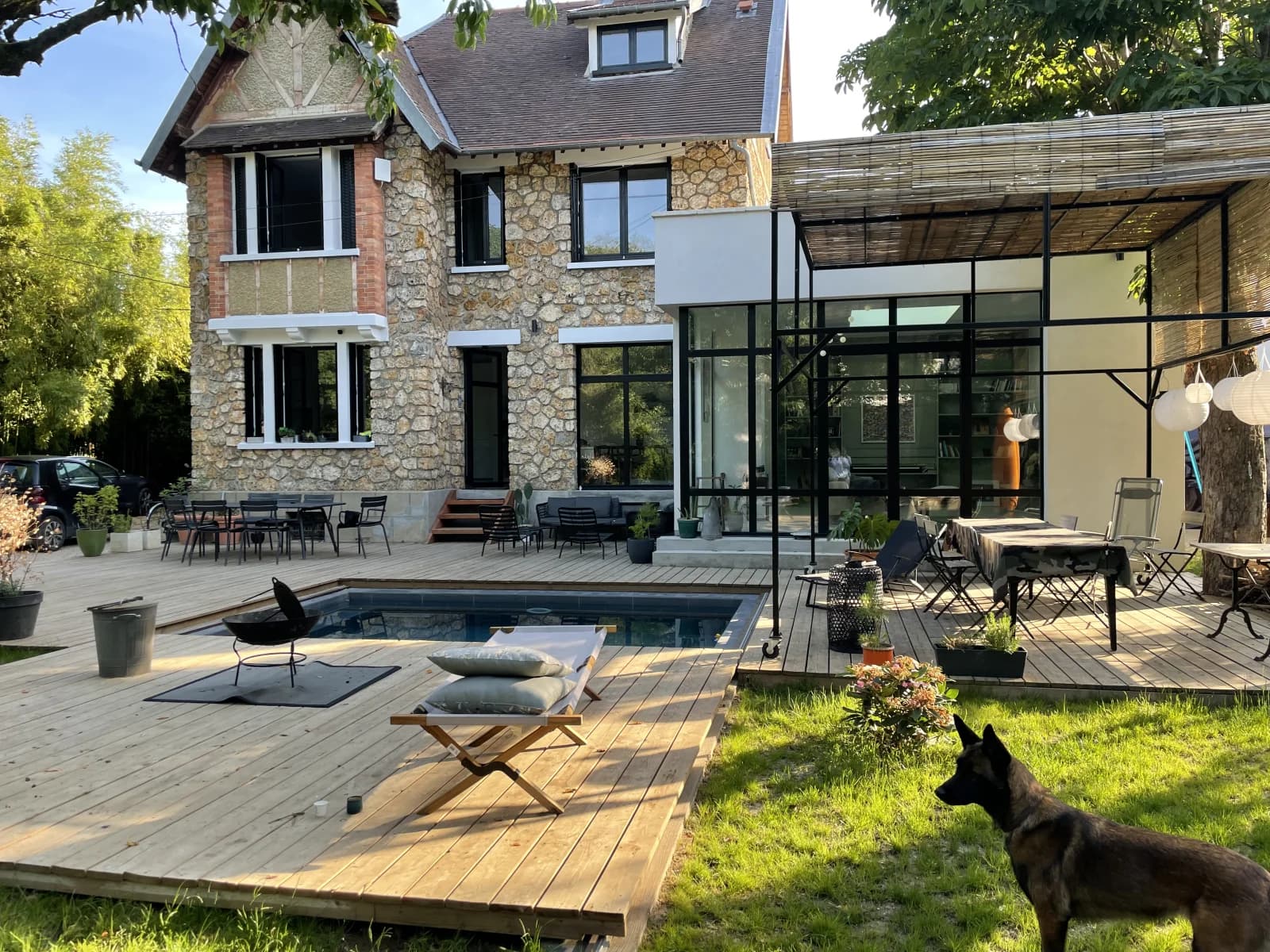 Salle de réunion dans Charme de la meulière allié à un design contemporain - 1