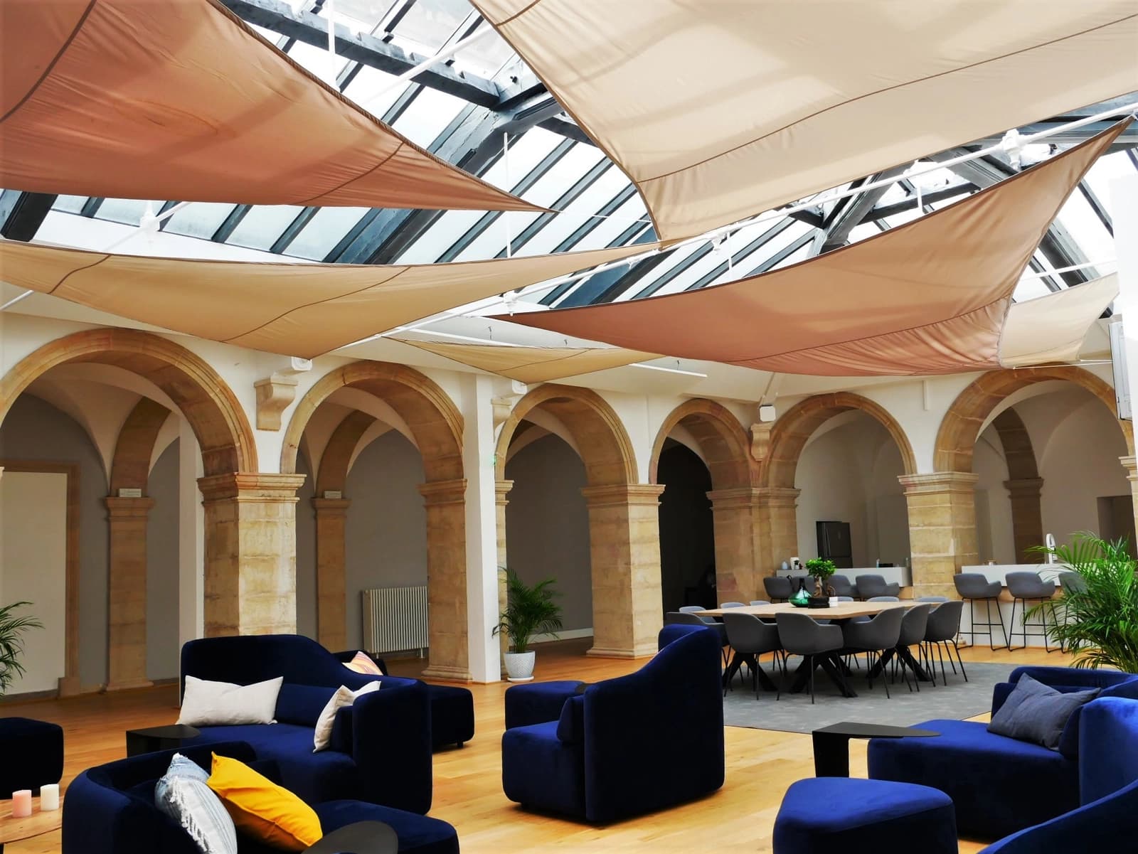 Living room in Large atypical apartment in the heart of Dijon - 1