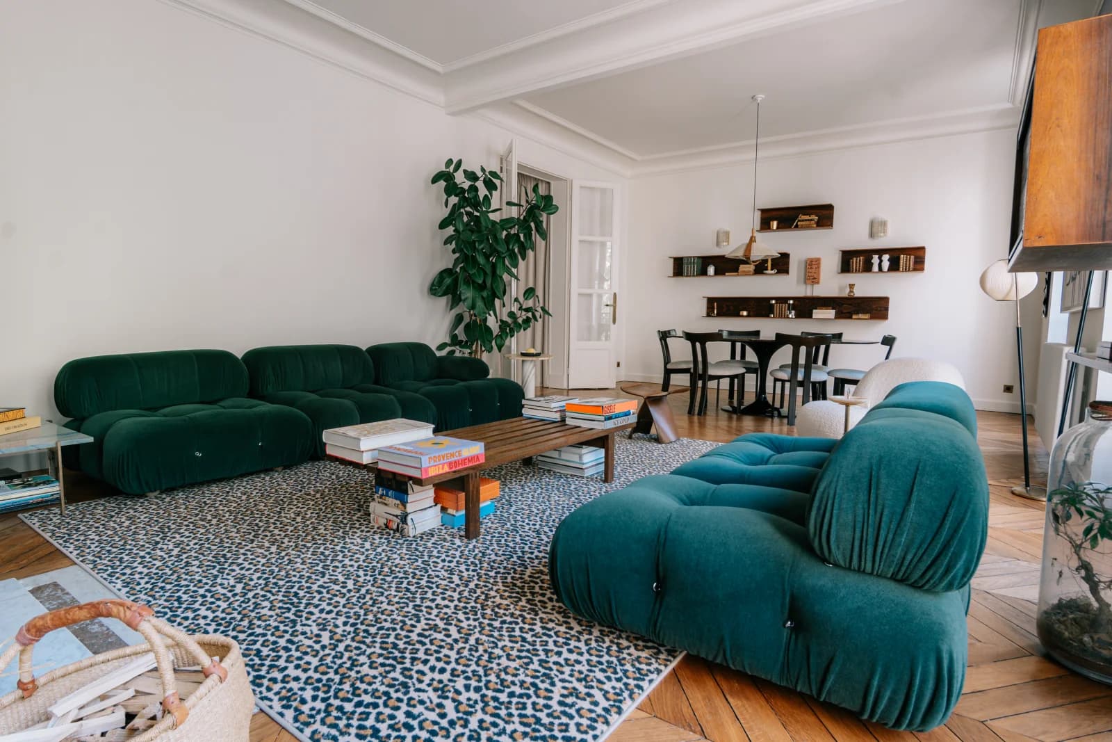 Grand appartement luxueux et lumineux refait à neuf et son jardin privé 