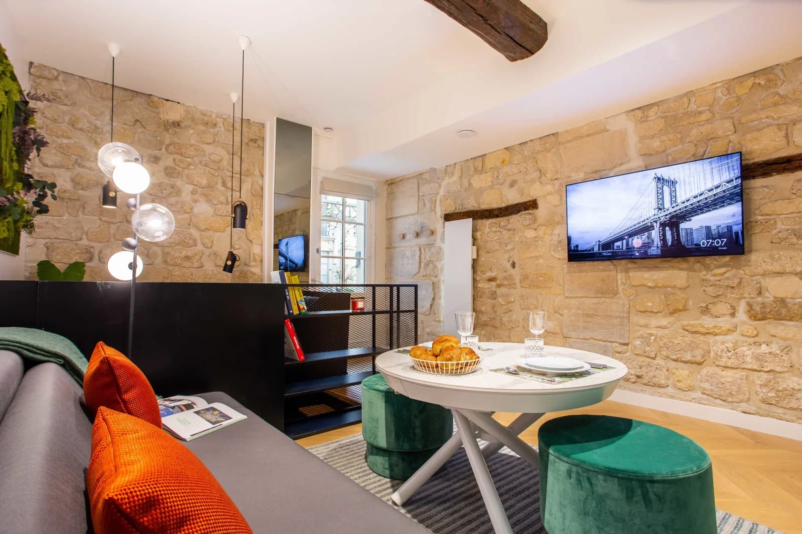 Salle de réunion dans Bel appartement design et confortable avec sauna privé - 0