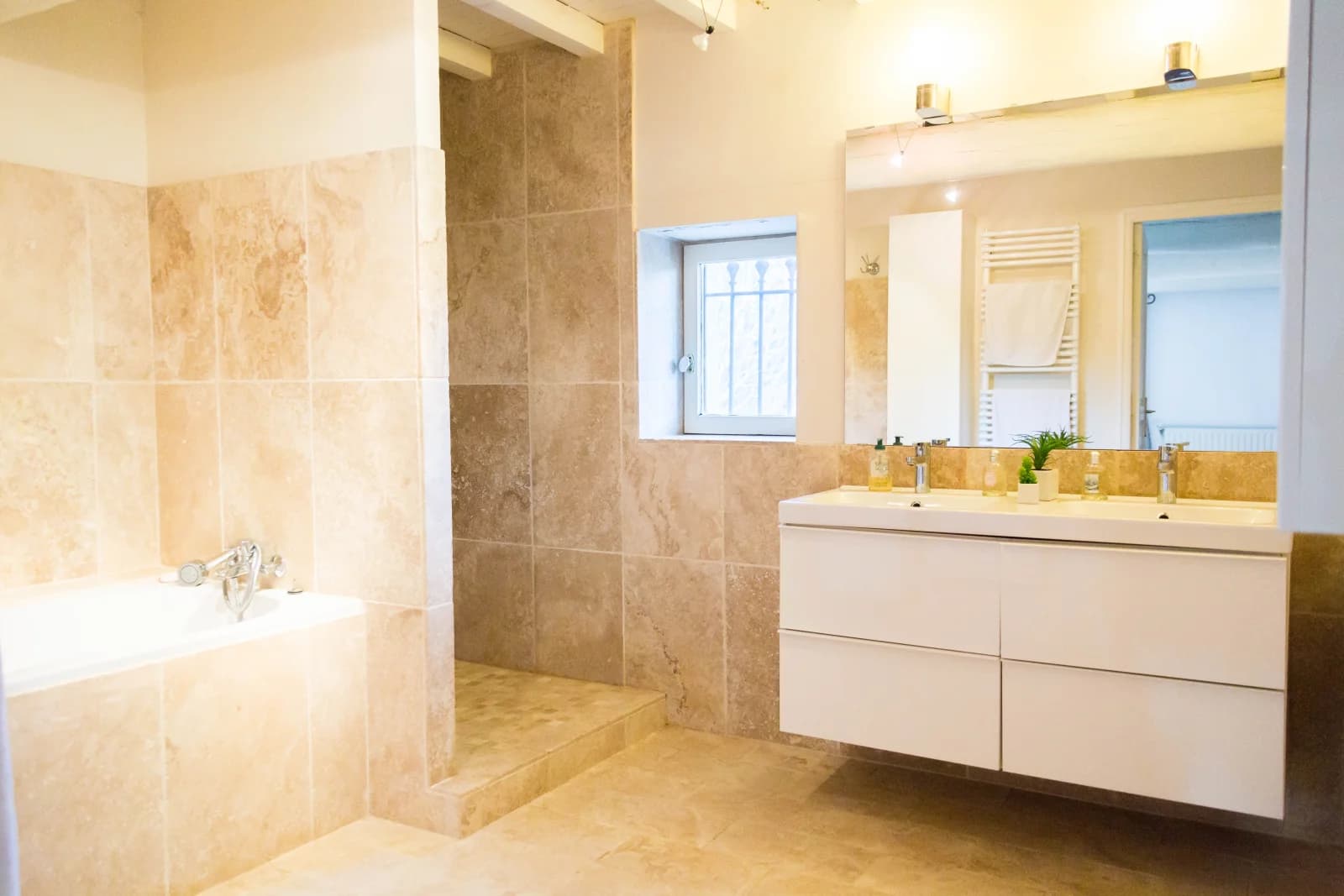 Bathroom in Mas with pool house 80m², zen - 1