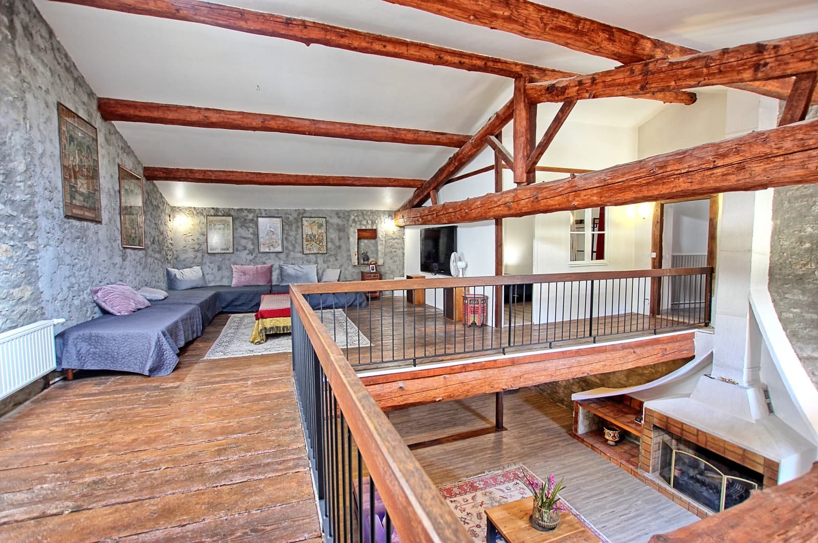 Meeting room in Tuscan castle with private park - 1