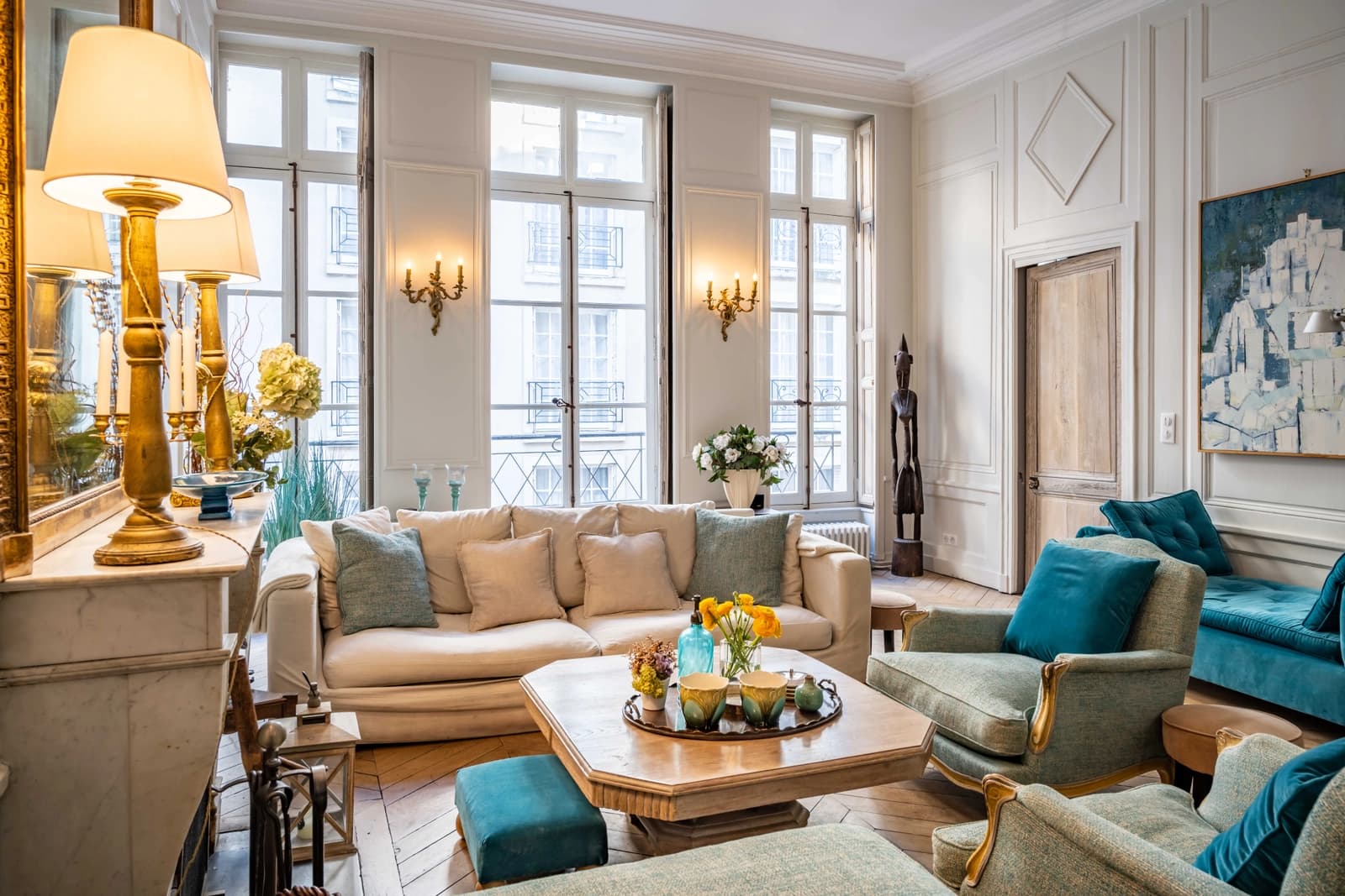 Salon dans Superbe appartement niché au coeur de l'Ile Saint-Louis - 1