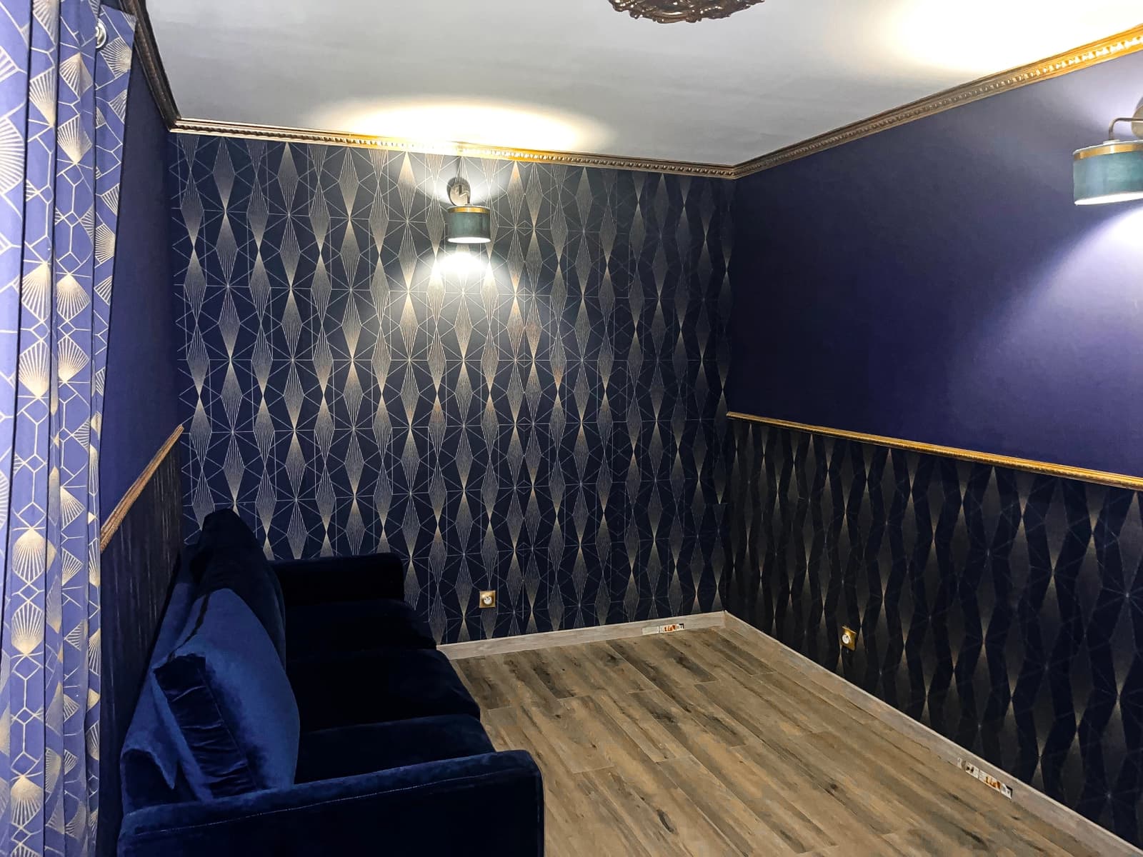 Bedroom in Blue room - 1