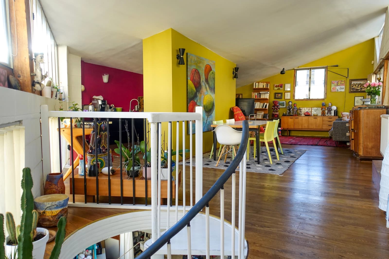 Salle de réunion dans Belle maison abritant un atelier d'artiste inspirant - 1
