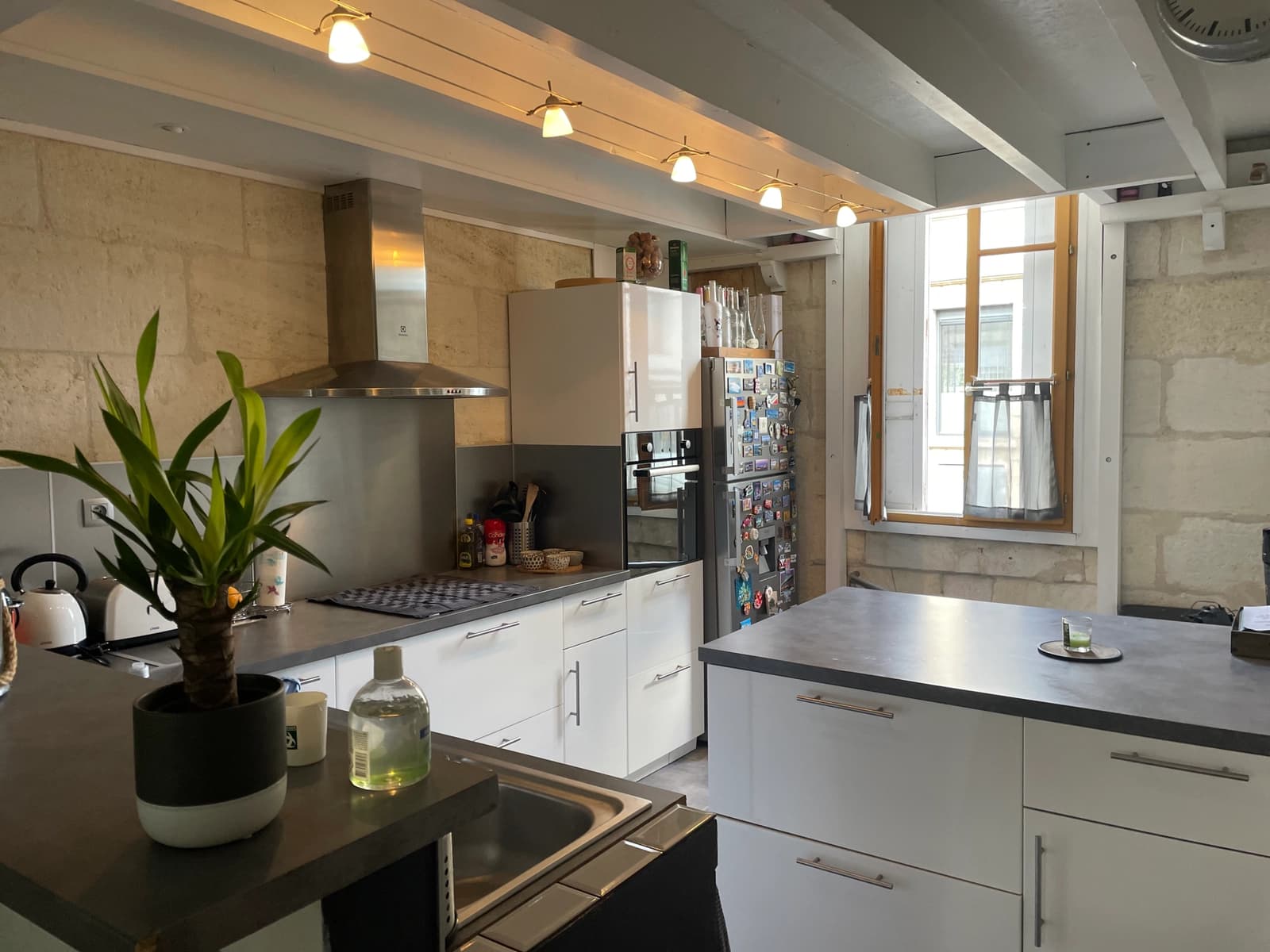 Kitchen in Cosy, bright echoppe with intimate terrace - 1