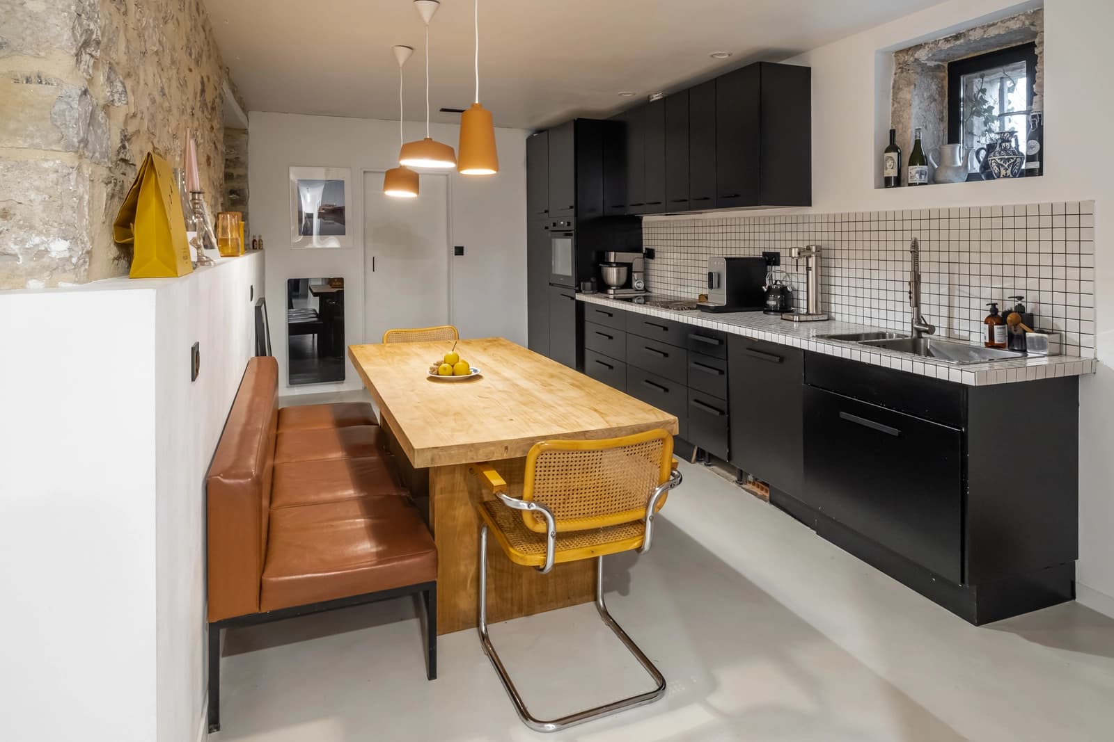 Cuisine dans Demeure alliant charme, design et nature environnante - 1