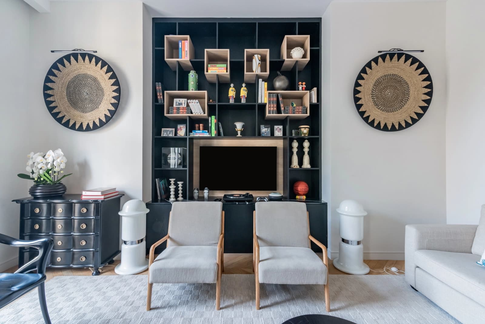Living room in Apartment in the heart of the 16th arrondissement - 1