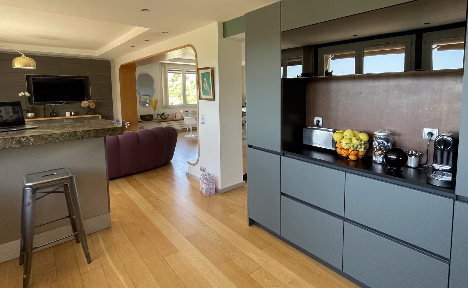 Kitchen in Loft combining contemporary and 60s styles - 1