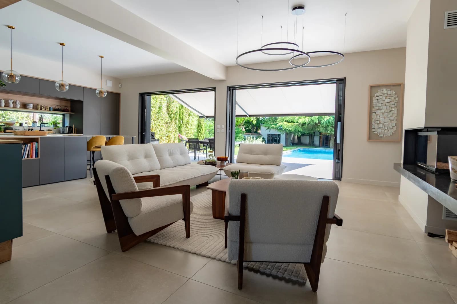 Space Contemporary house with pool - 2