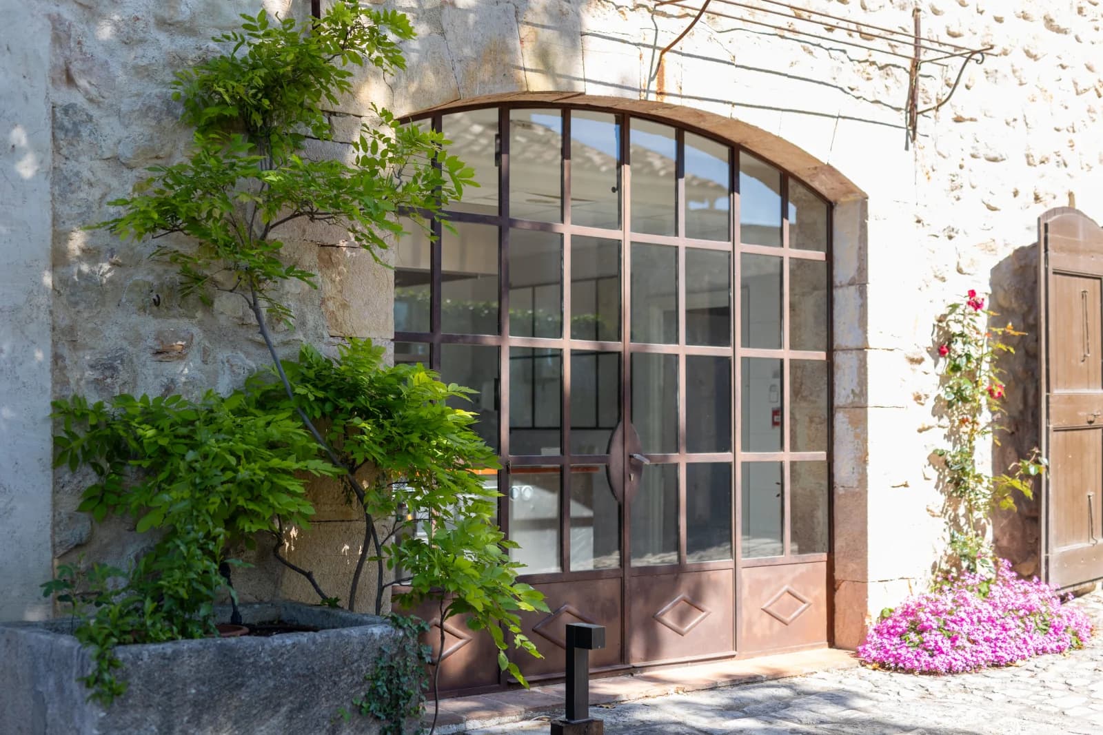 Espace Lieu chaleureux avec salle élégante - 4