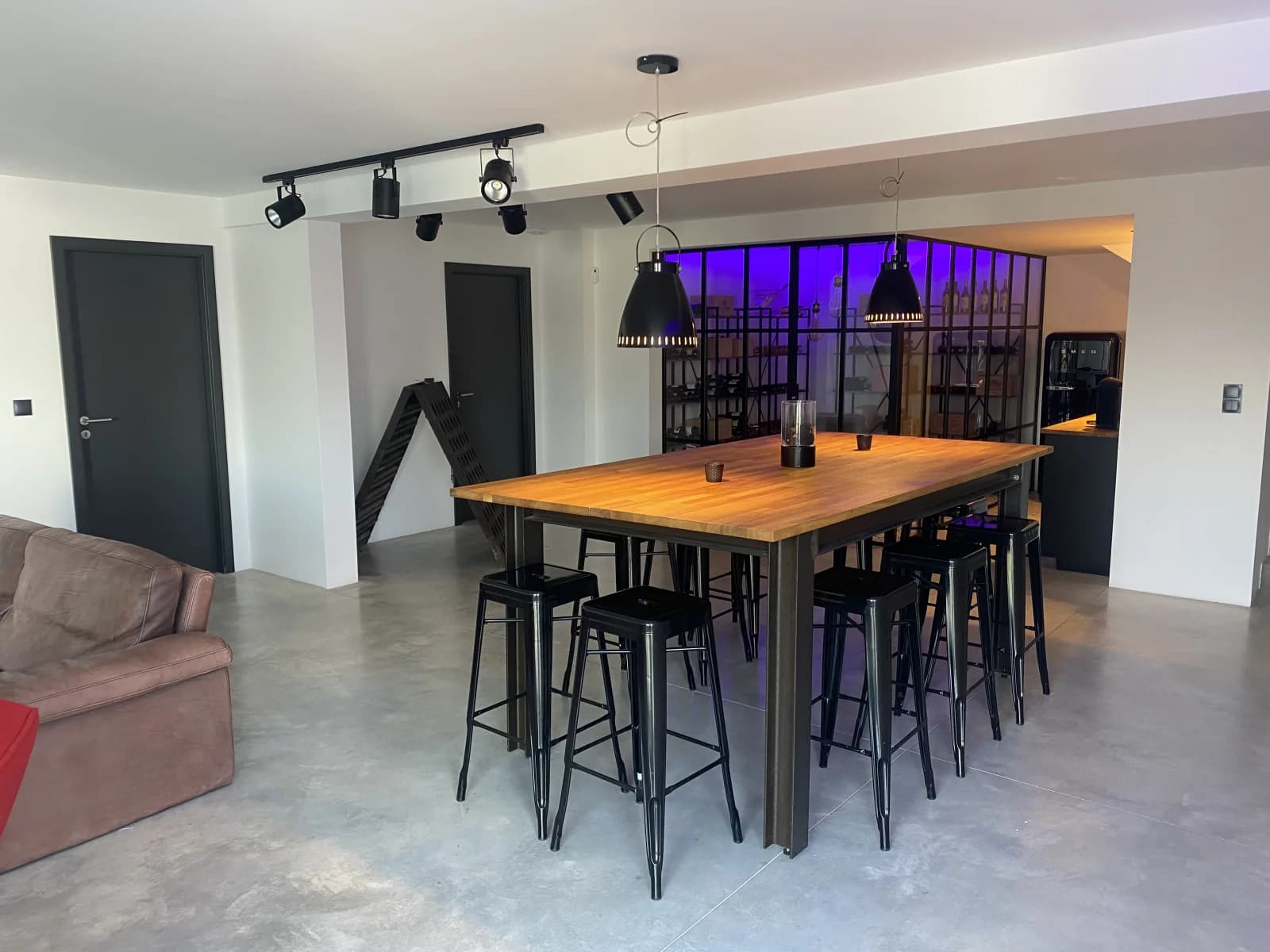 Salle de réunion dans Demeure actuelle agrémentée d'une belle terrasse - 1