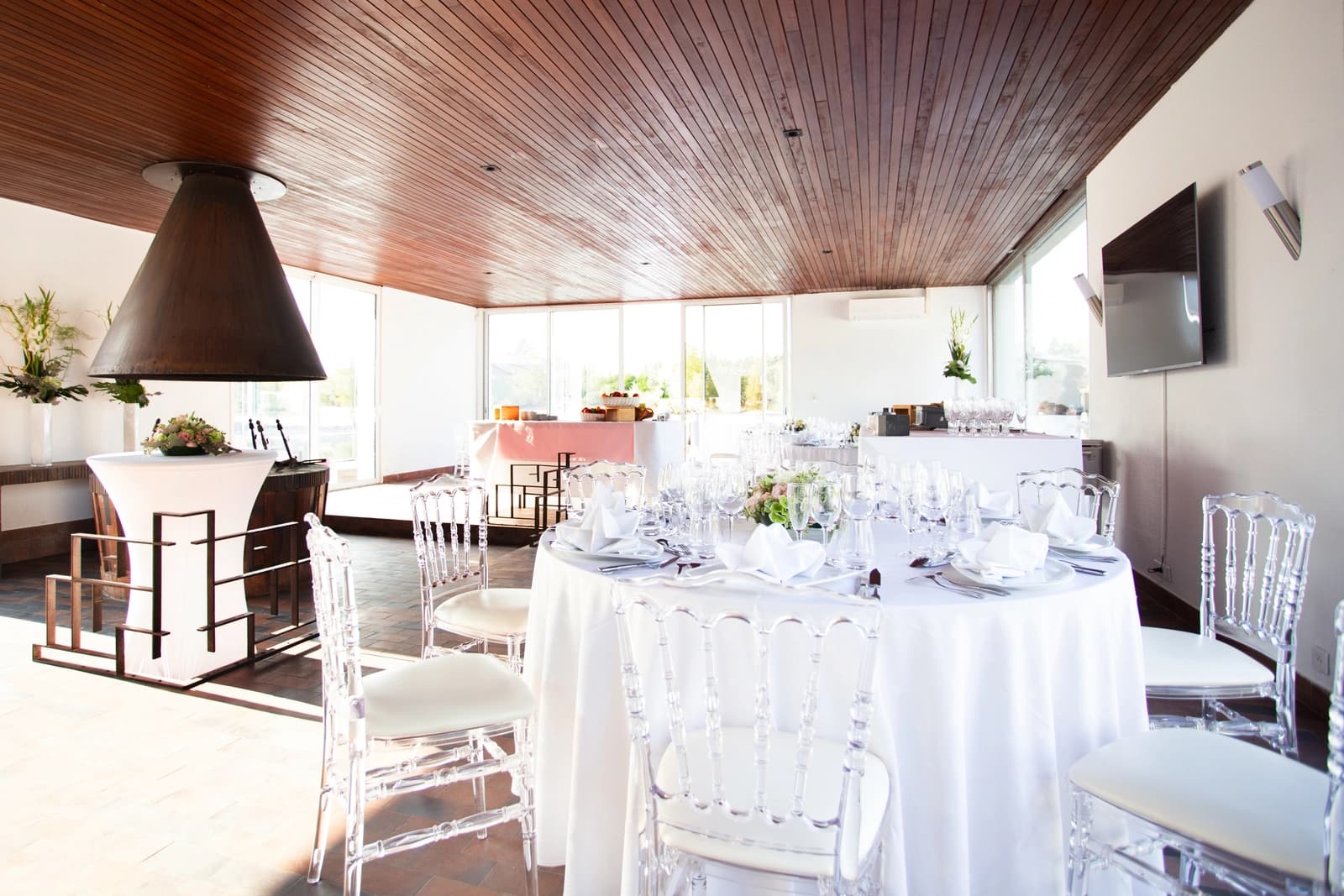 Salle de réunion dans Villa de prestige: salle de réception de 400m² - 1