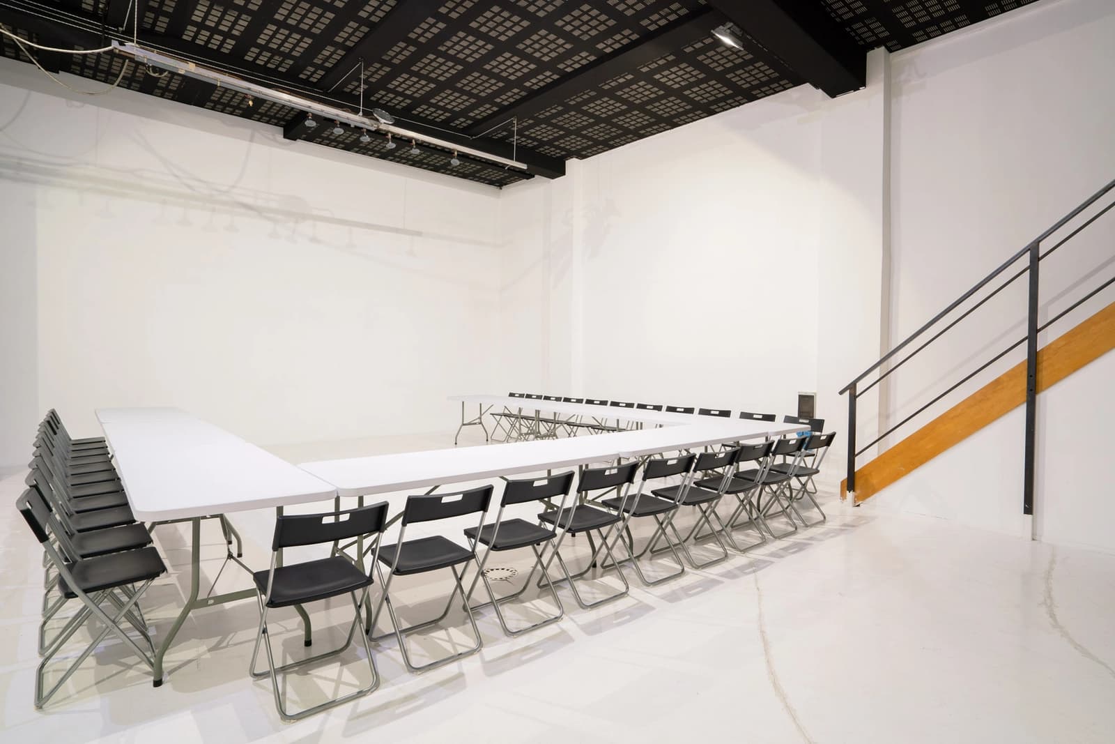 Meeting room in Very functional studio space - 1