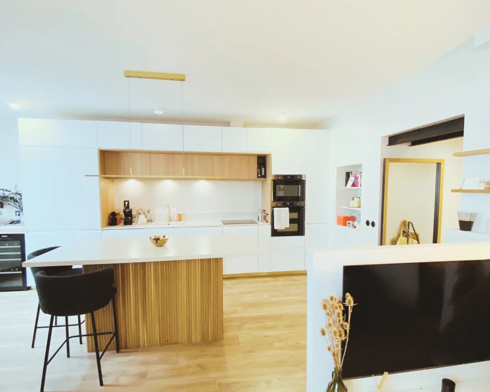 Space Design apartment in elegant minimalist style - 2