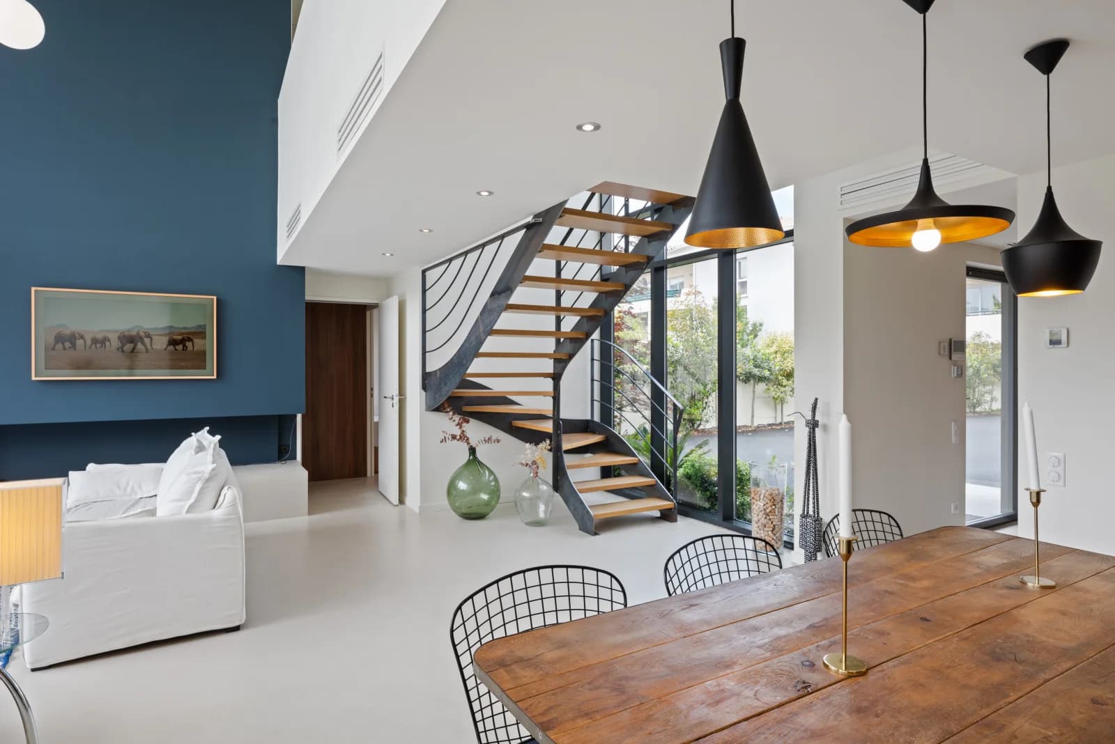 Salon dans Demeure signée par un architecte, un design affirmé - 1