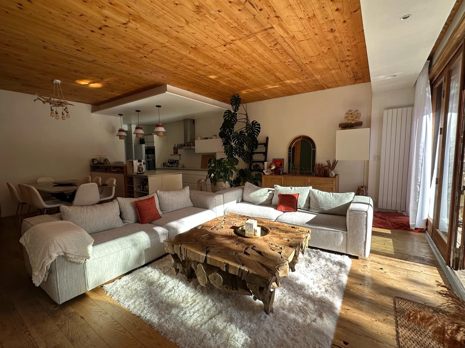 Cabin-style house in the center of town
