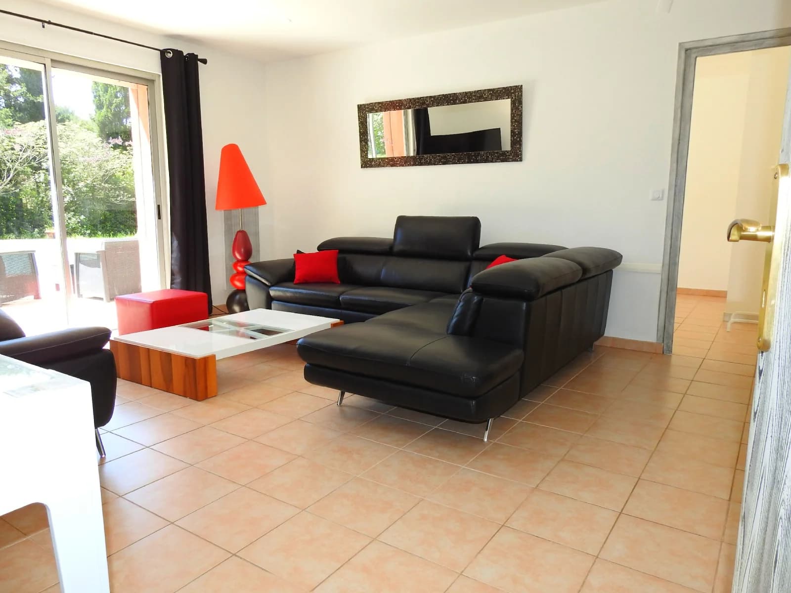 Living room in Lower villa with covered pool and garden - 1