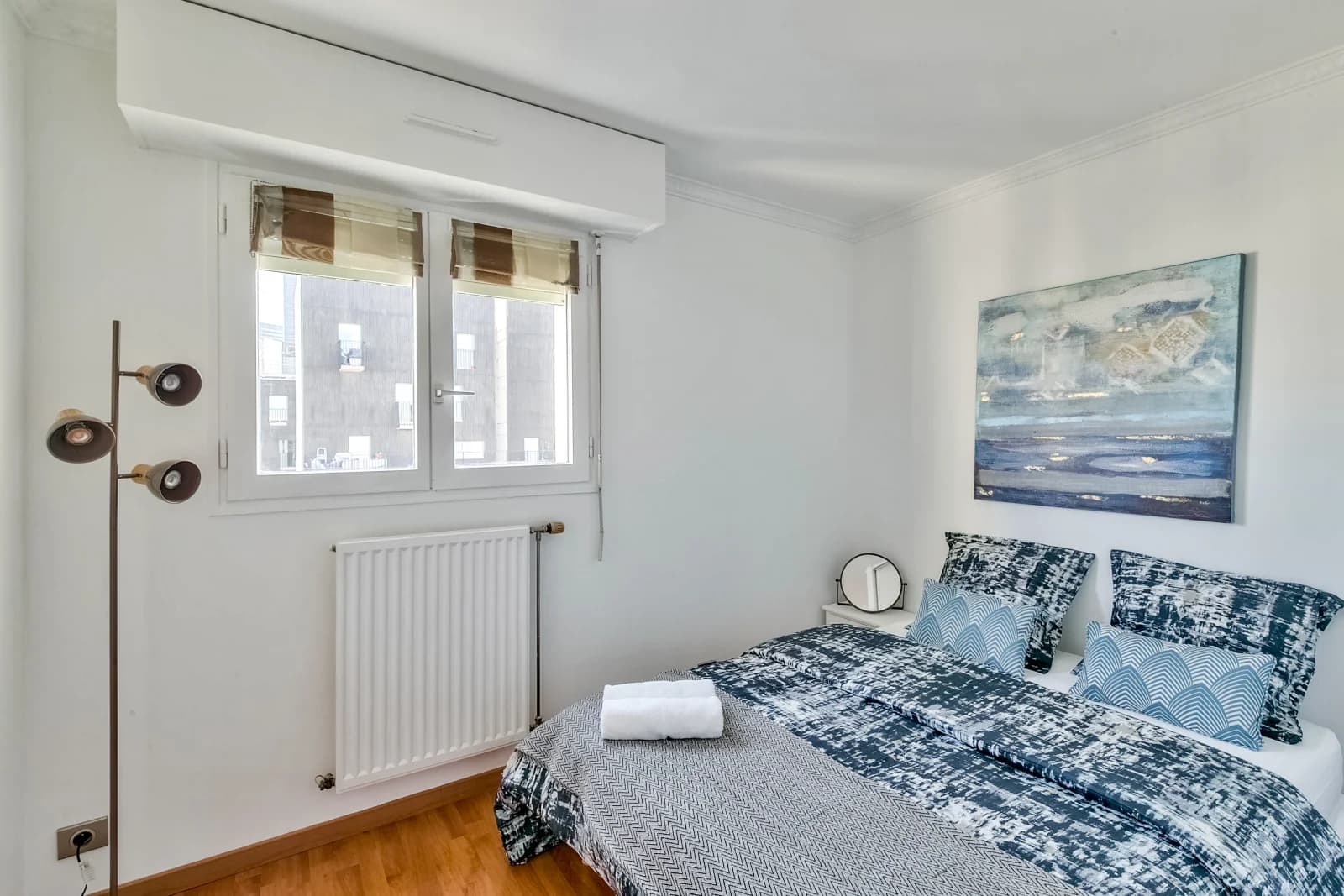 Bedroom in Chic, bright and colorful apartment with parking - 1