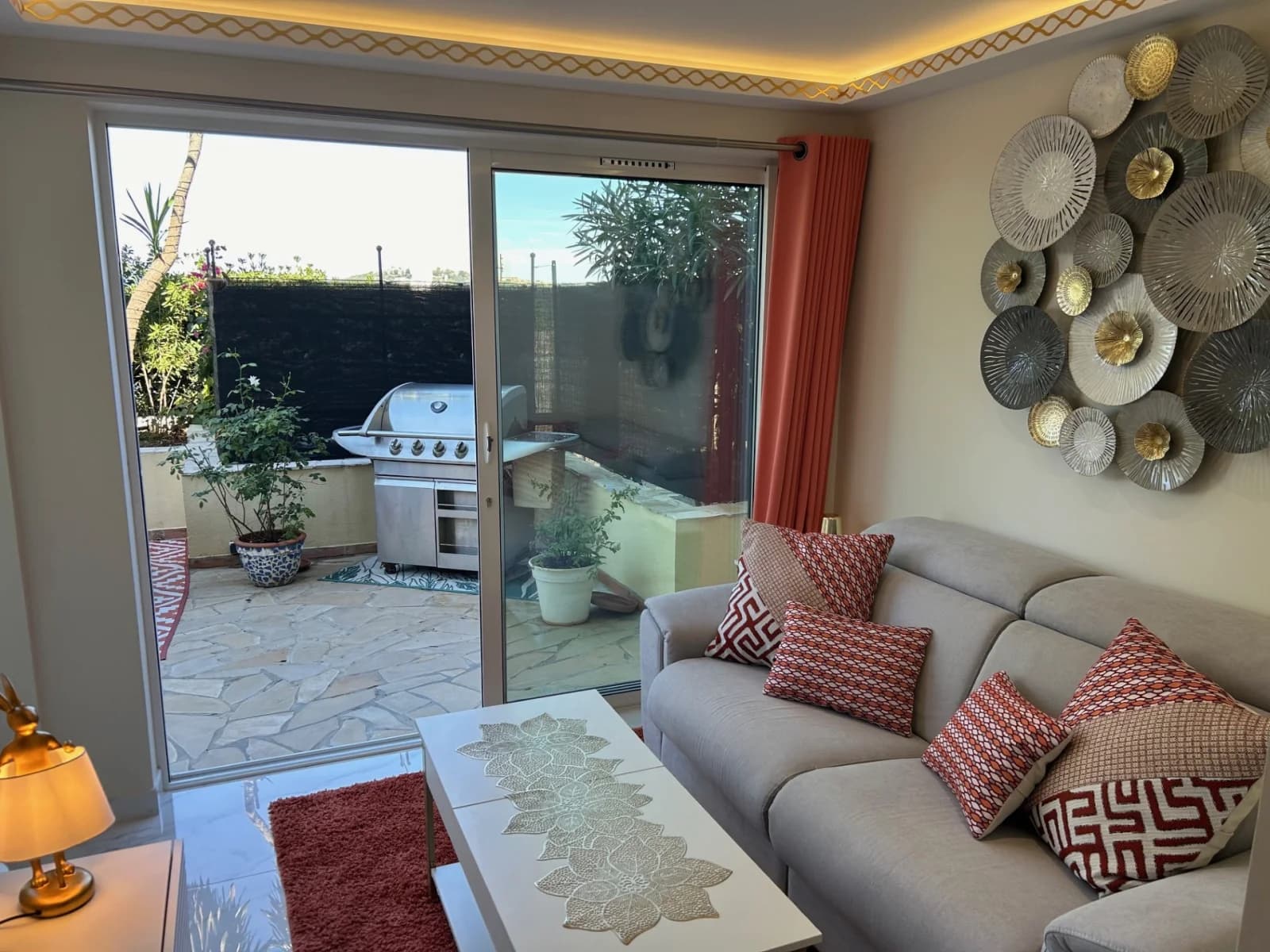 Appartement avec terrasse ensoleillée
