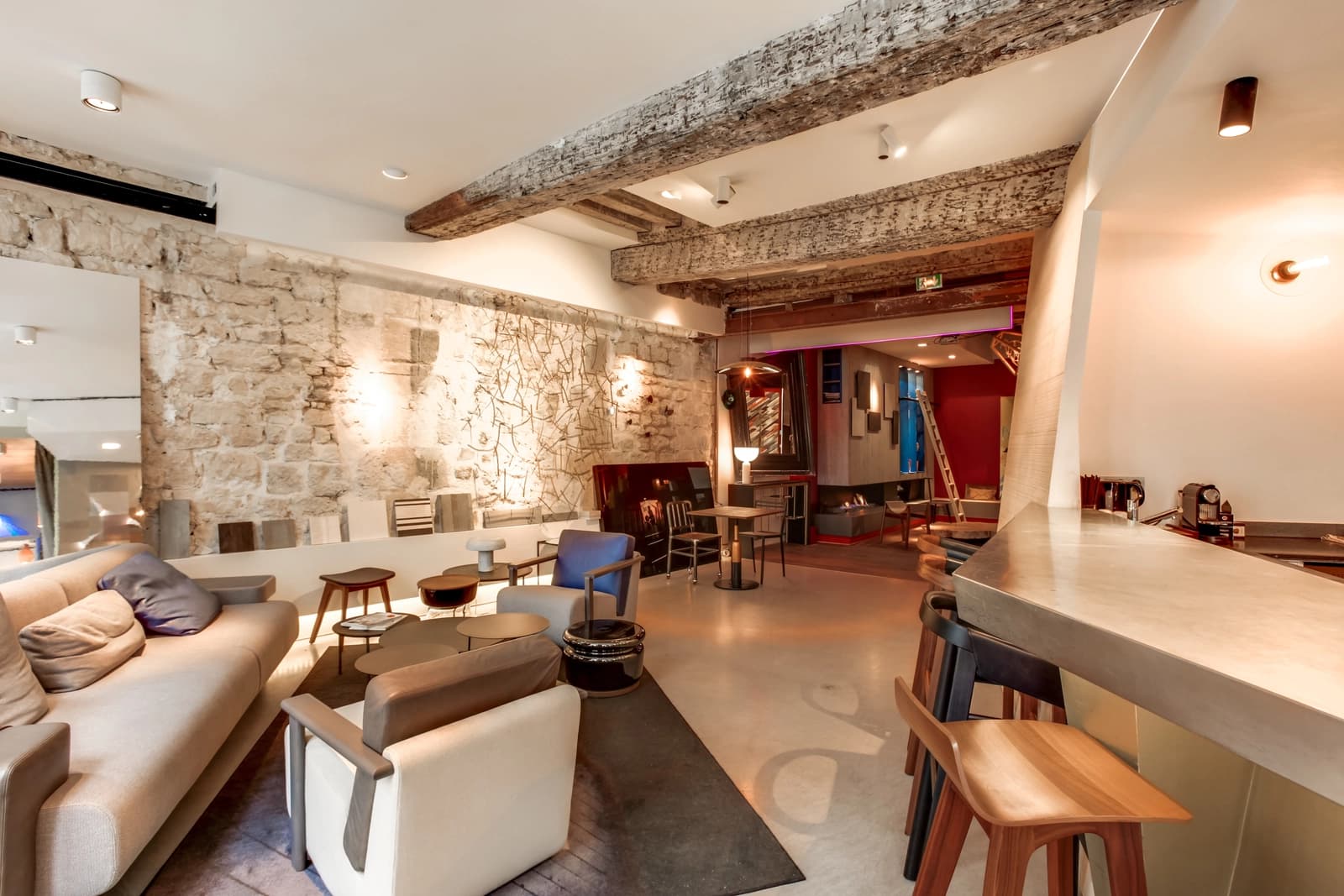 Space A colorful Parisian loft - 4
