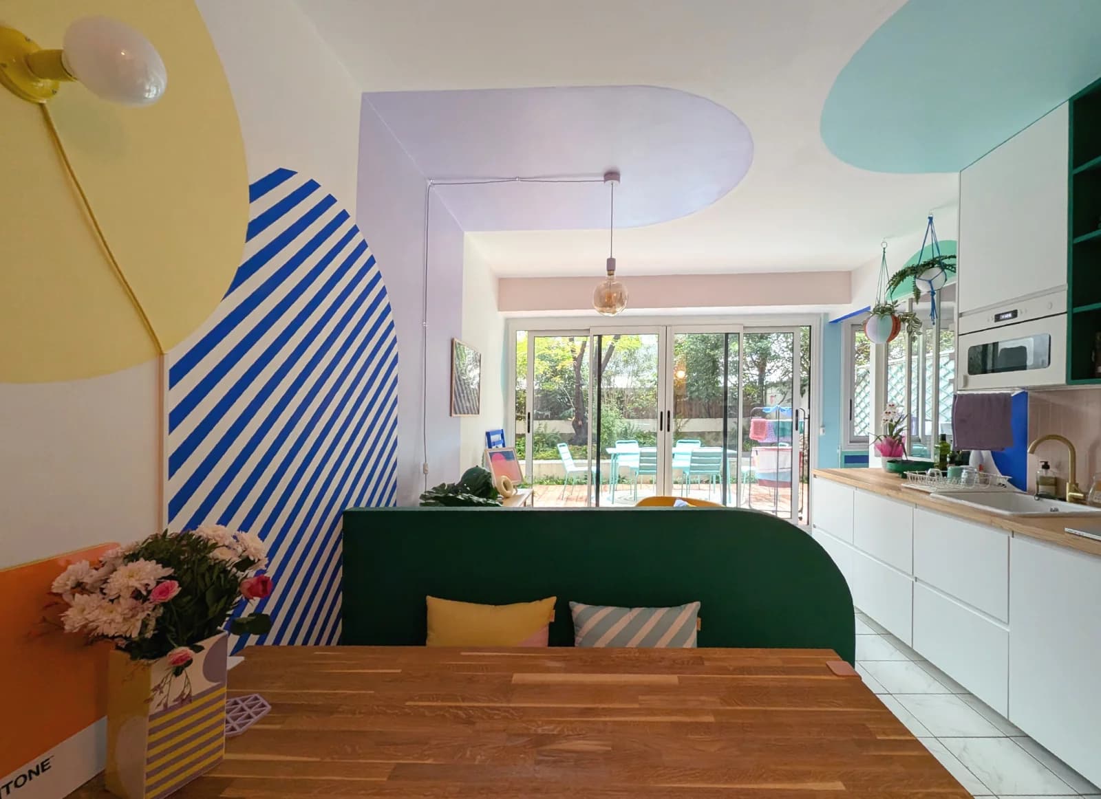 Space Colorful Parisian studio with garden - 1