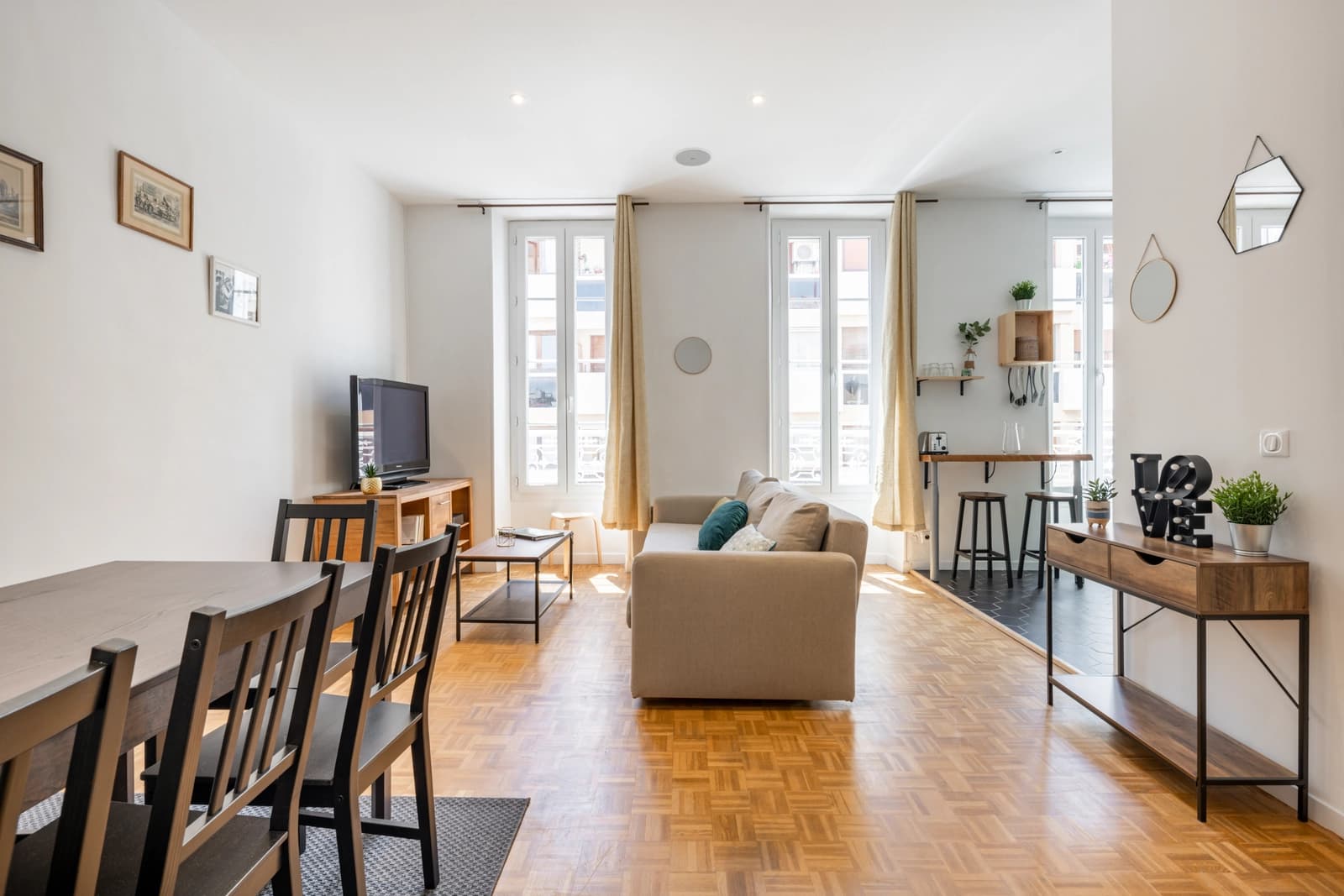 Appartement spacieux et baigné d'une belle lumière
