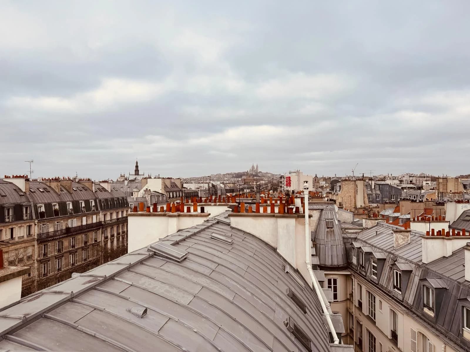 Space Kitchen veranda overlooking the rooftops of Paris + Terrace - 4