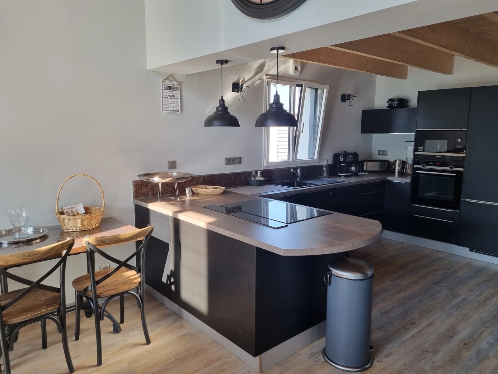 Cuisine dans Maison idéalement située à 10 minutes de deux plages - 1