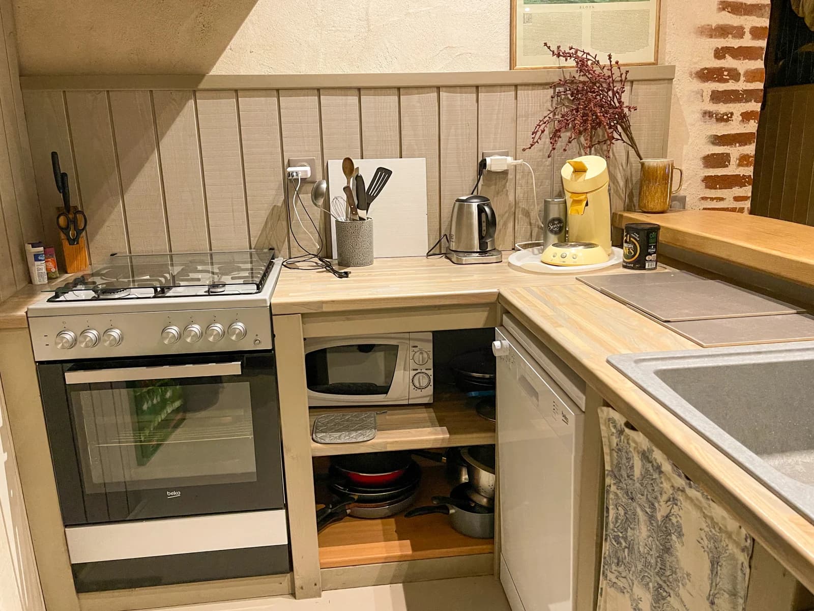 Kitchen in La Maison des Chalands - 1