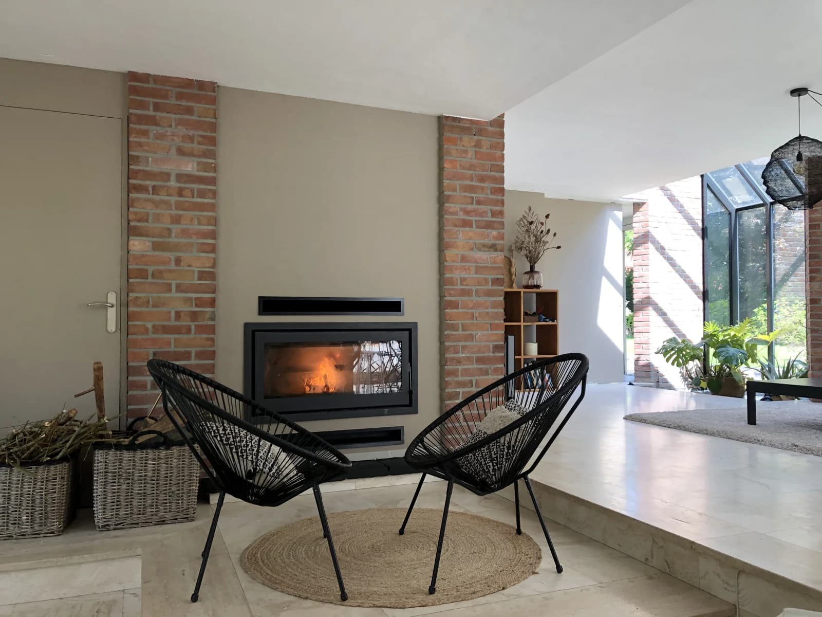 Salon dans Maison calme et lumineuse avec son vaste jardin arboré - 1