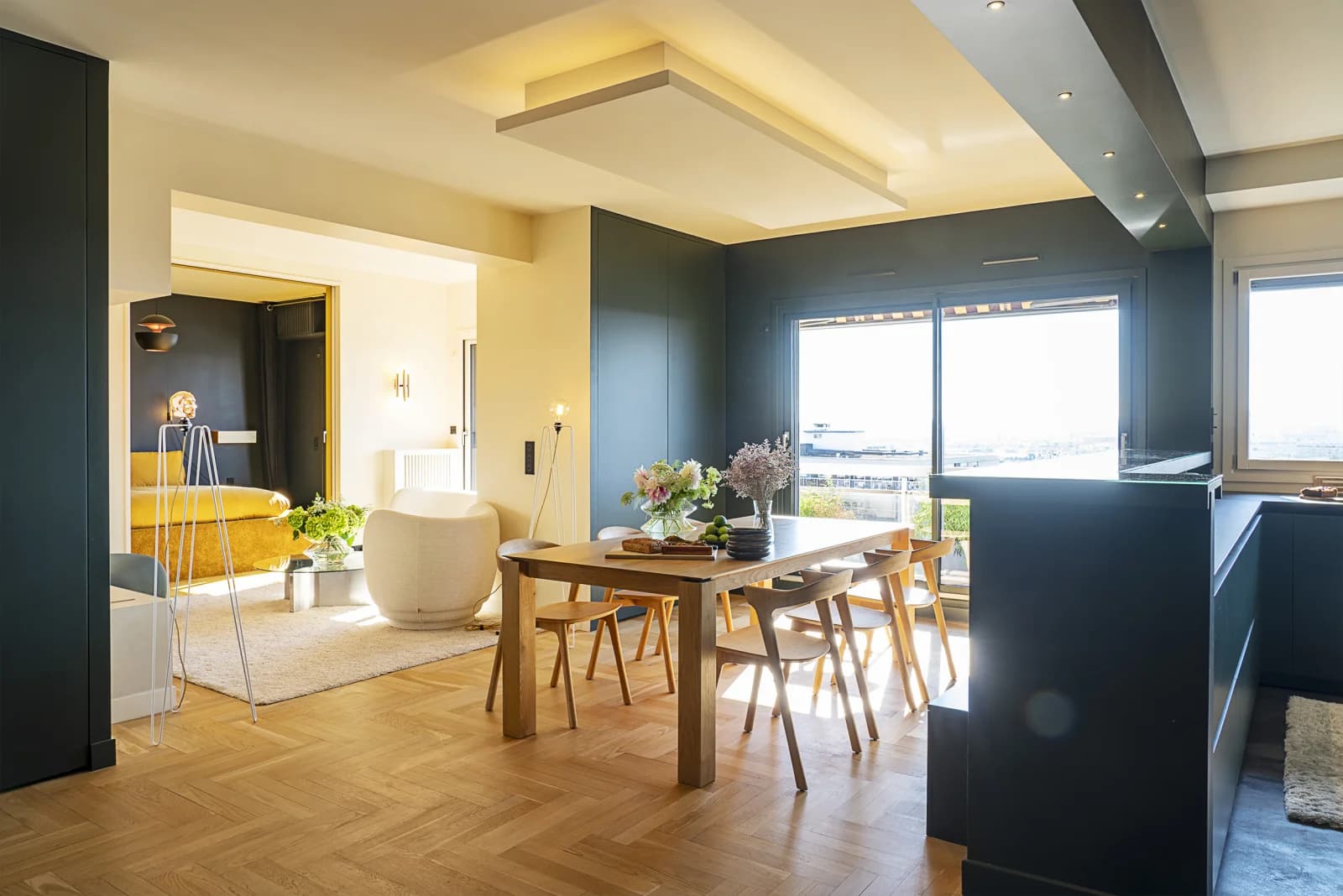 Salle de réunion dans Chic années 70 et panorama parisien exceptionnel - 0