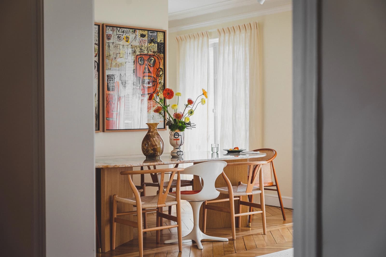 Salle de réunion dans Appartement Haussmannien à la décoration contemporaine - 1