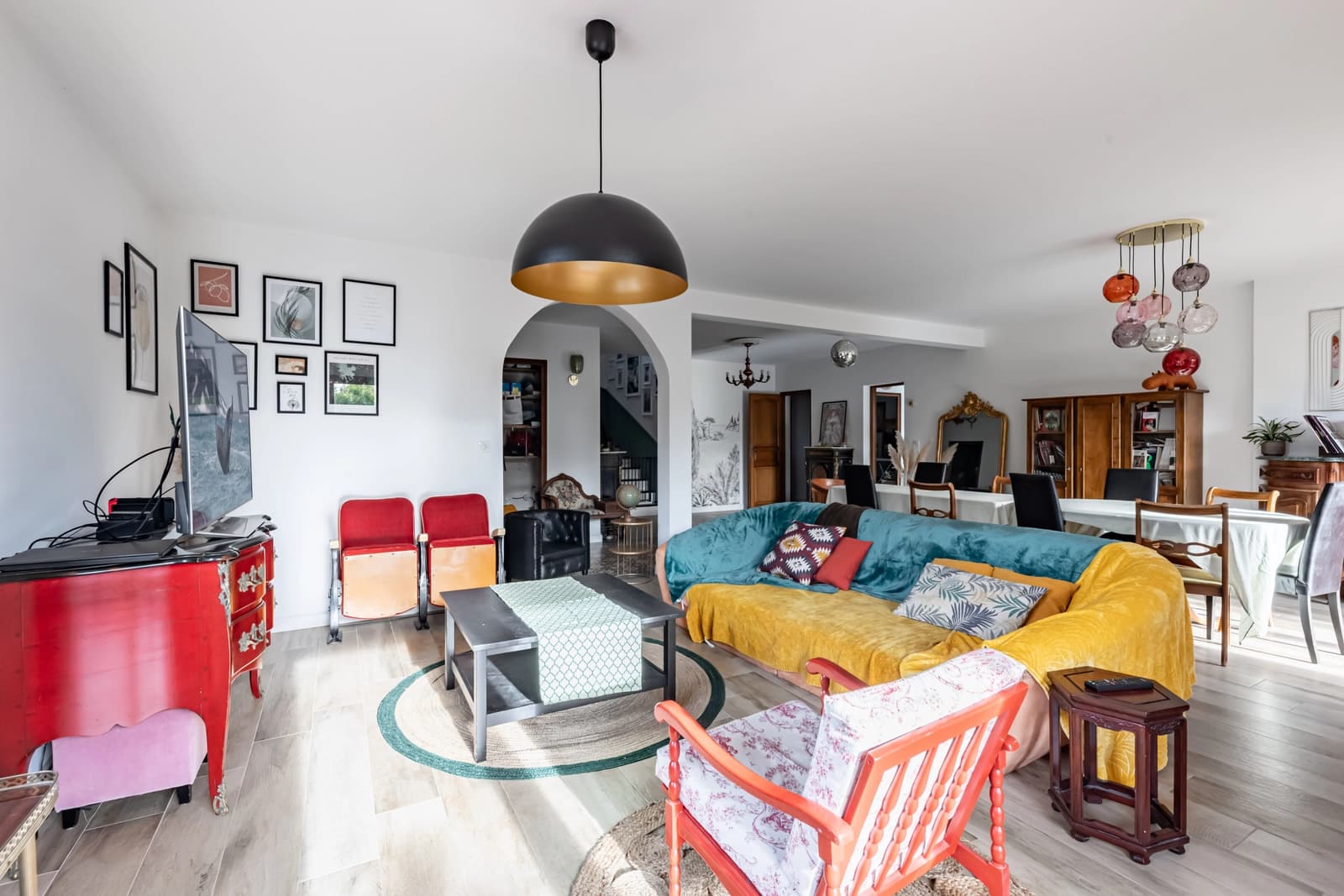 Space Delightfully retro house with garden - 3