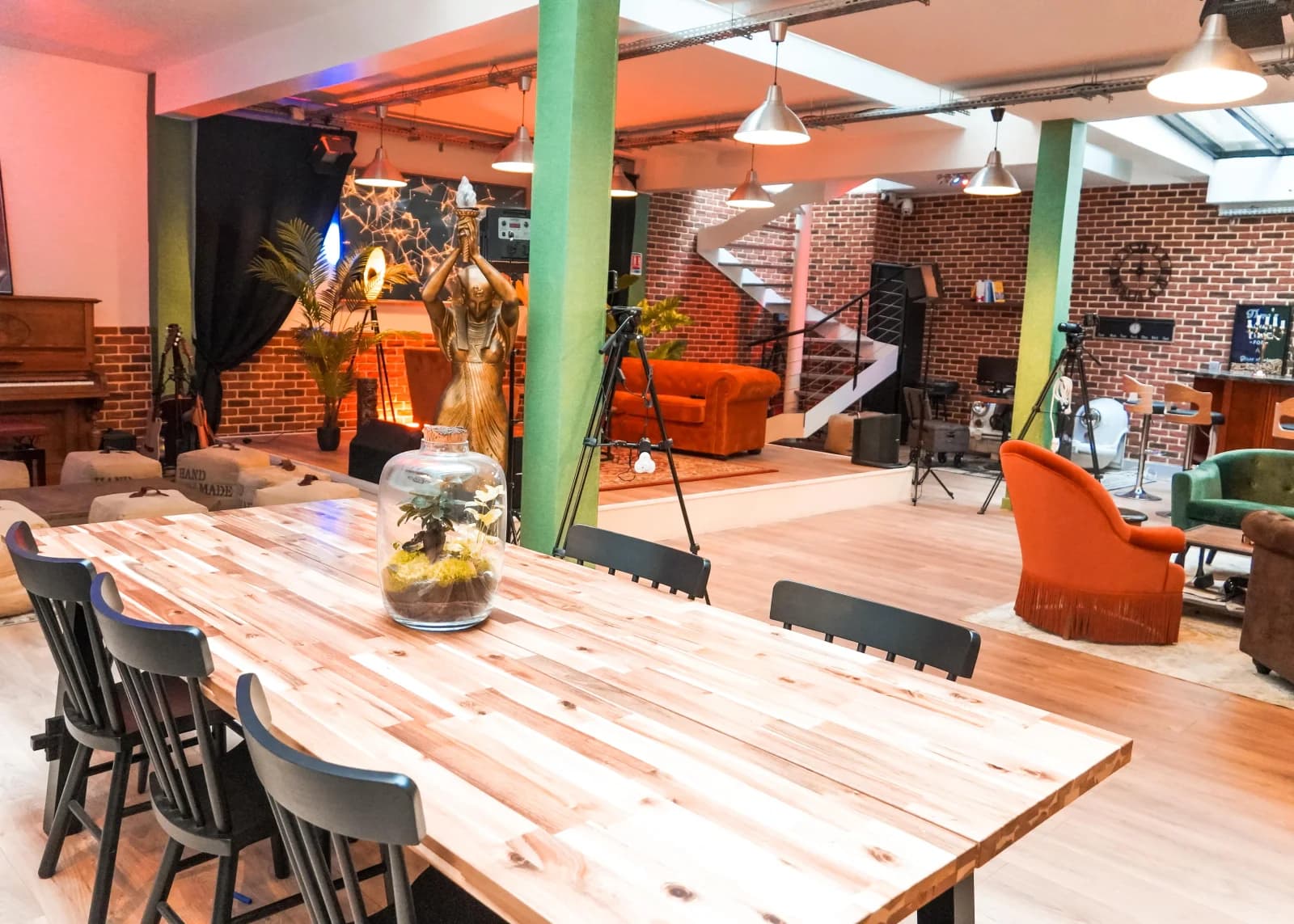 Salle de réunion dans Réplique du célèbre Central Perk: ambiance Friends garantie - 0