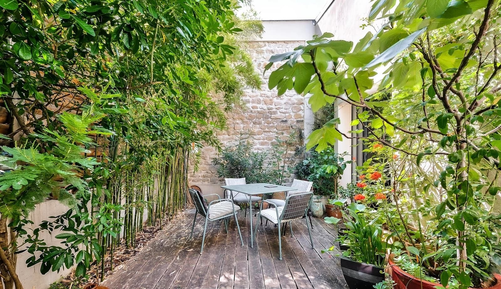 Meeting room in Former factory in the heart of the 11th arrondissement - 1