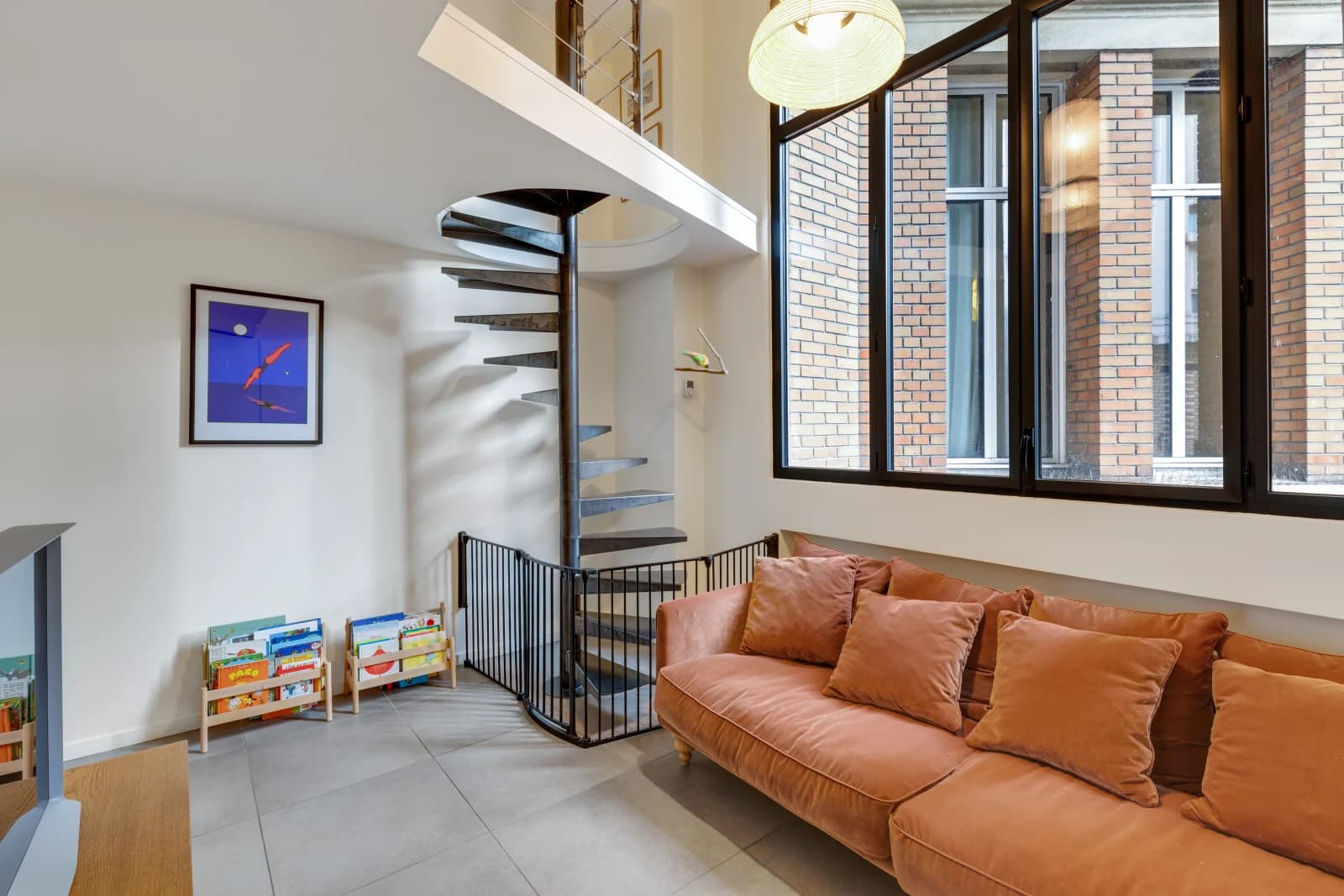 Living room in Modern apartment with 4m height - 1