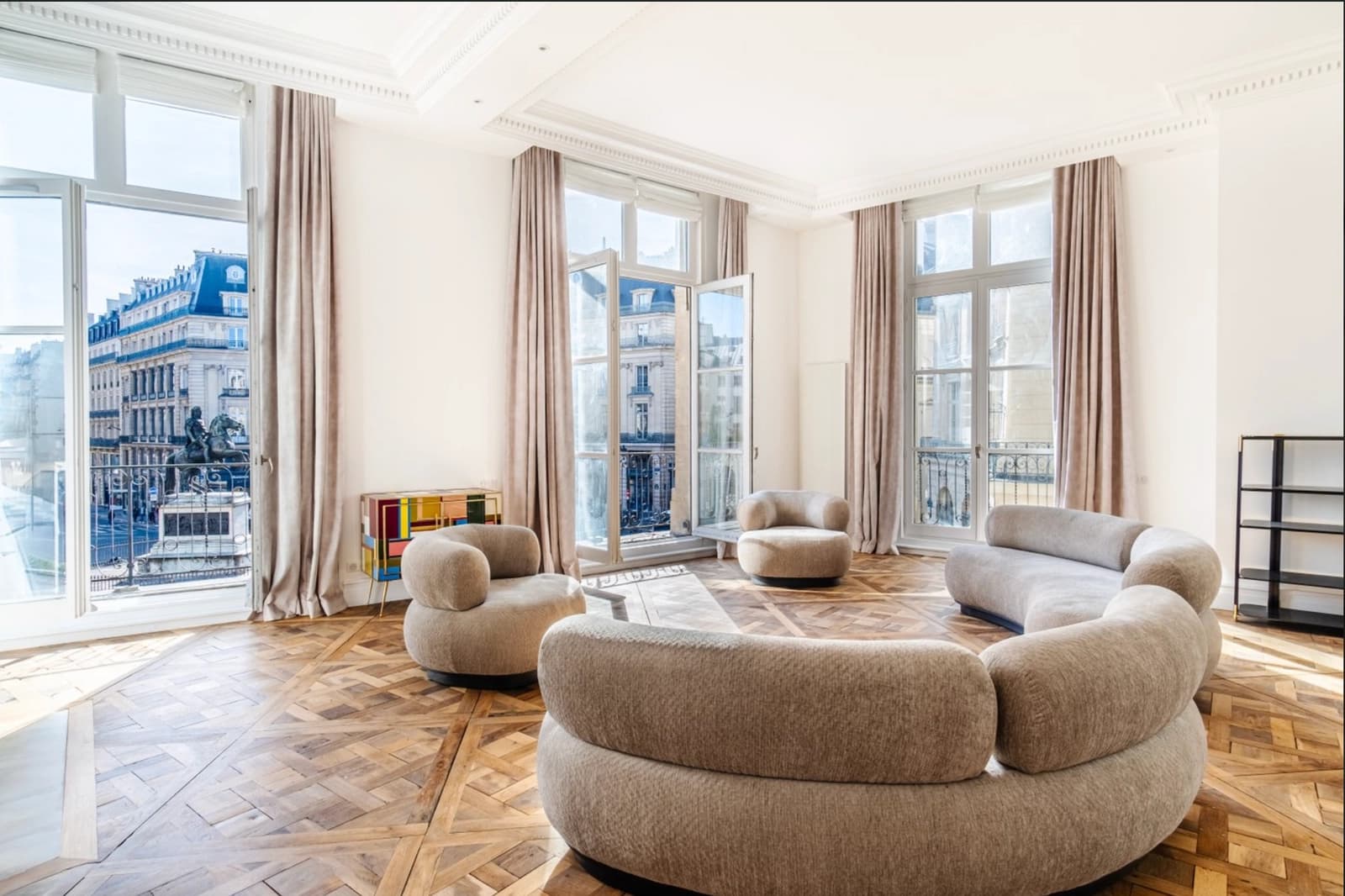 Space Luxurious Parisian Apartment - 3