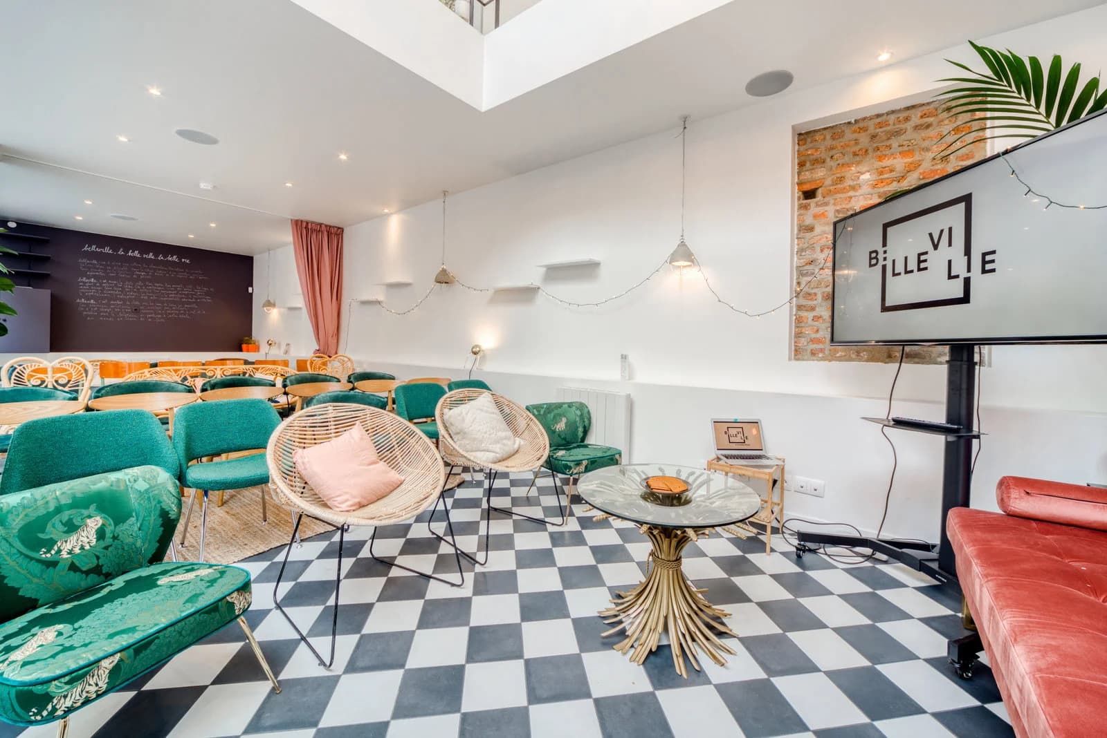 Living room in Eco-responsible artist's loft - 1