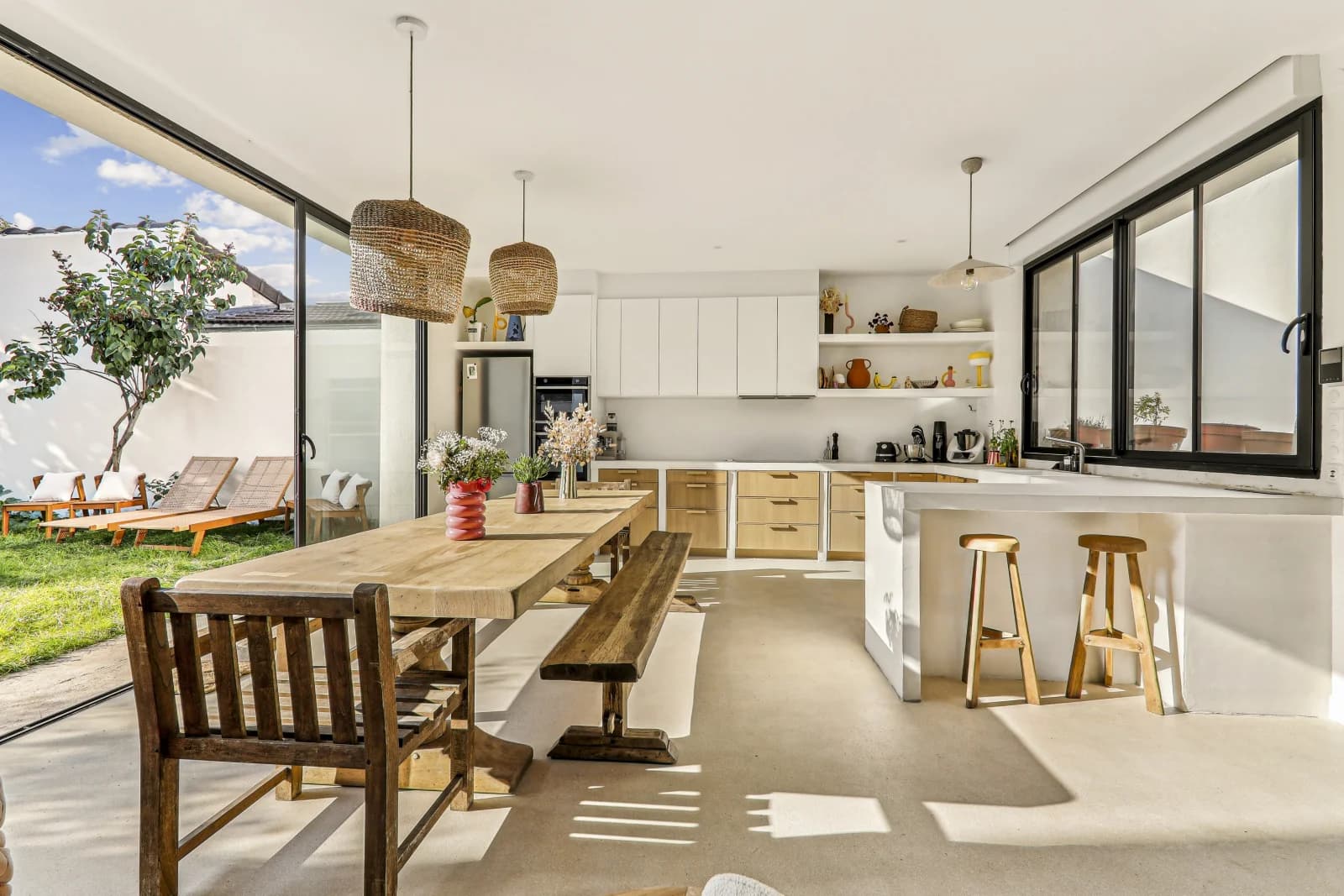 Space Ibiza-inspired house - architect-designed - 1
