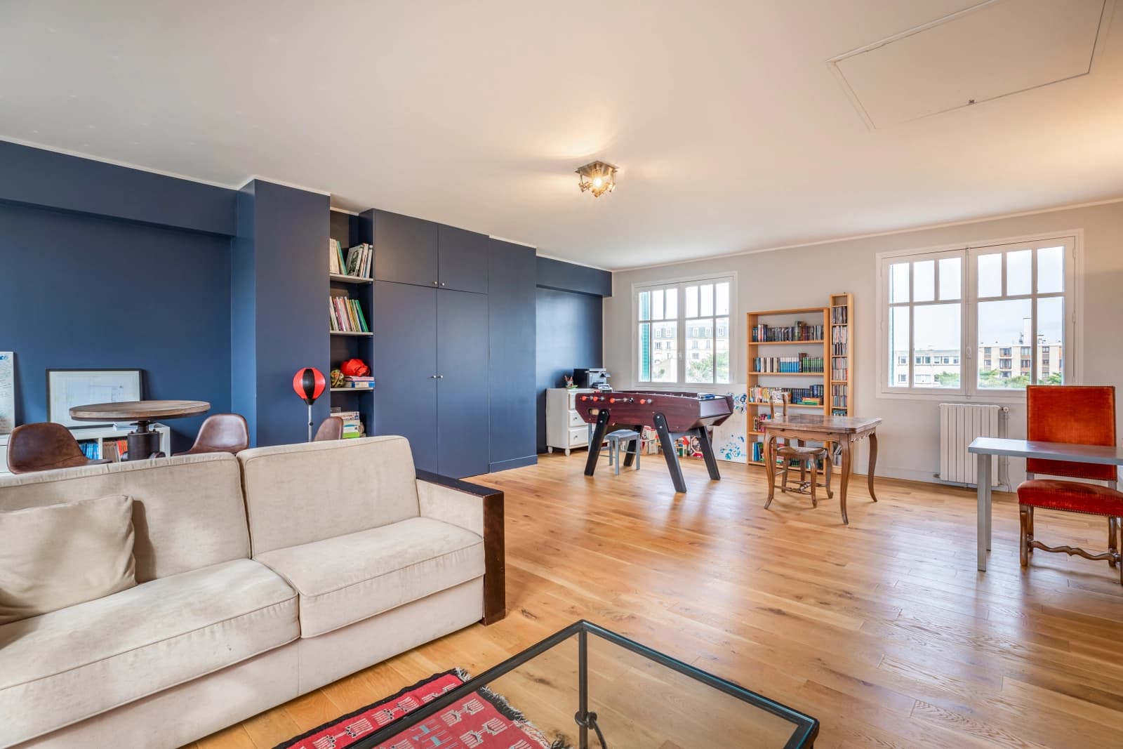 Salon dans Colombes: maison de 300m² avec un vaste jardin arboré - 1
